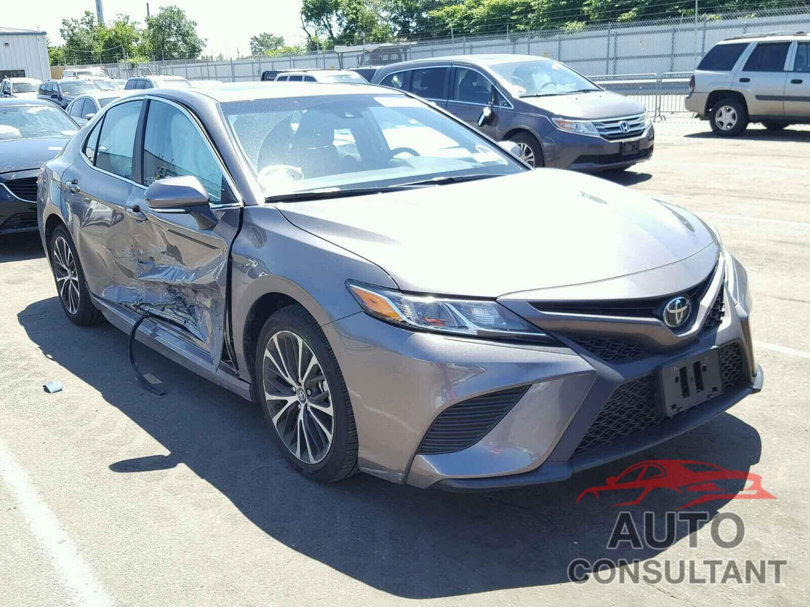 TOYOTA CAMRY 2018 - 4T1B11HK5JU067152