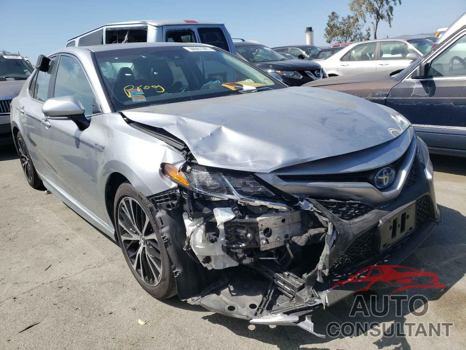 TOYOTA CAMRY 2018 - 4T1B21HK3JU006752
