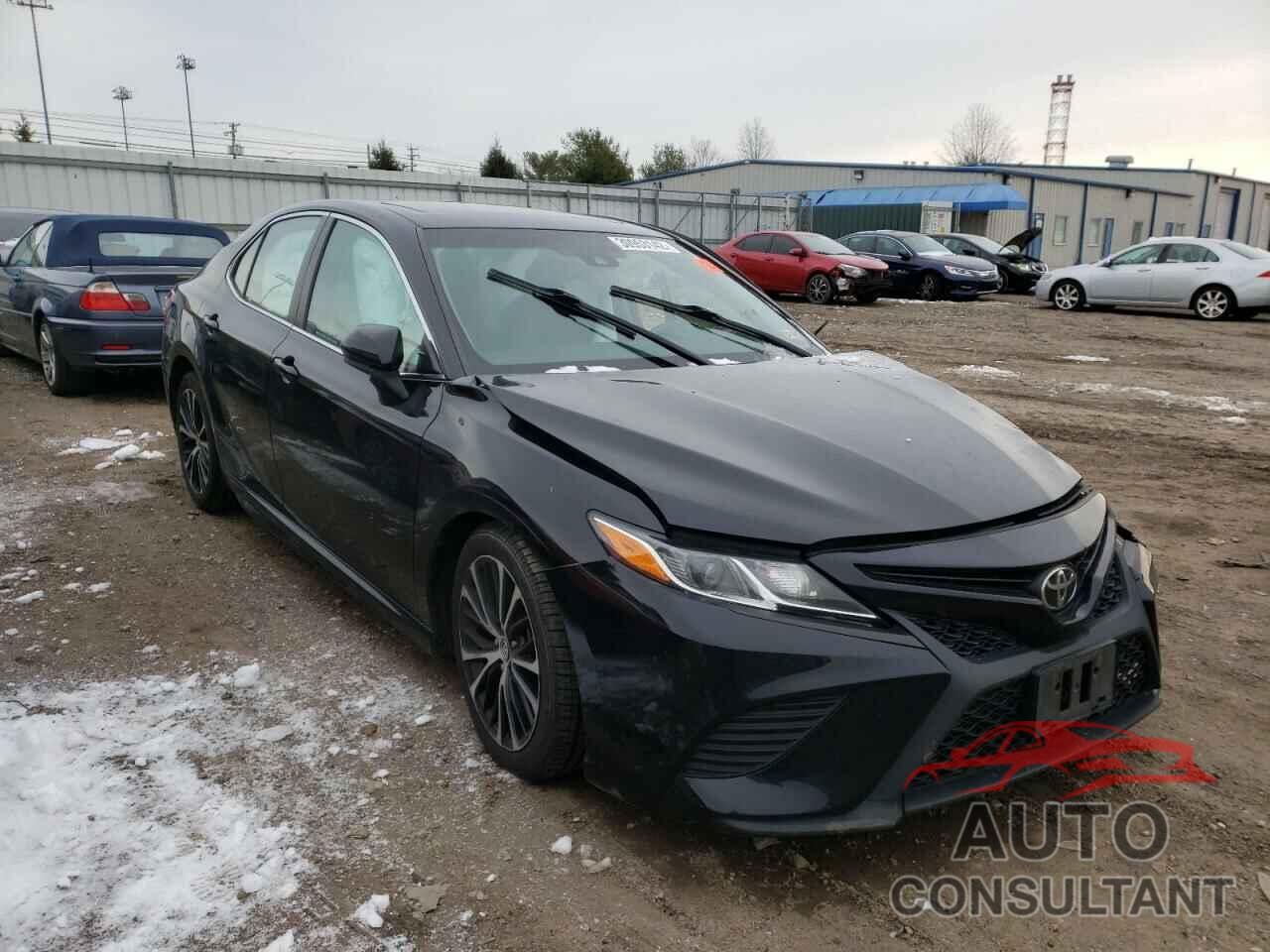 TOYOTA CAMRY 2018 - 4T1B11HK8JU547234