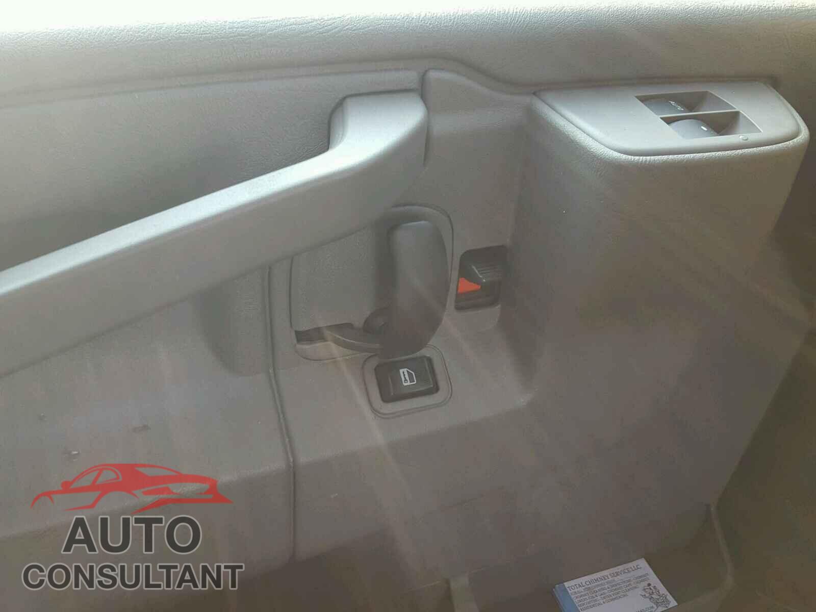 CHEVROLET EXPRESS 2017 - 1VWSA7A33MC014774