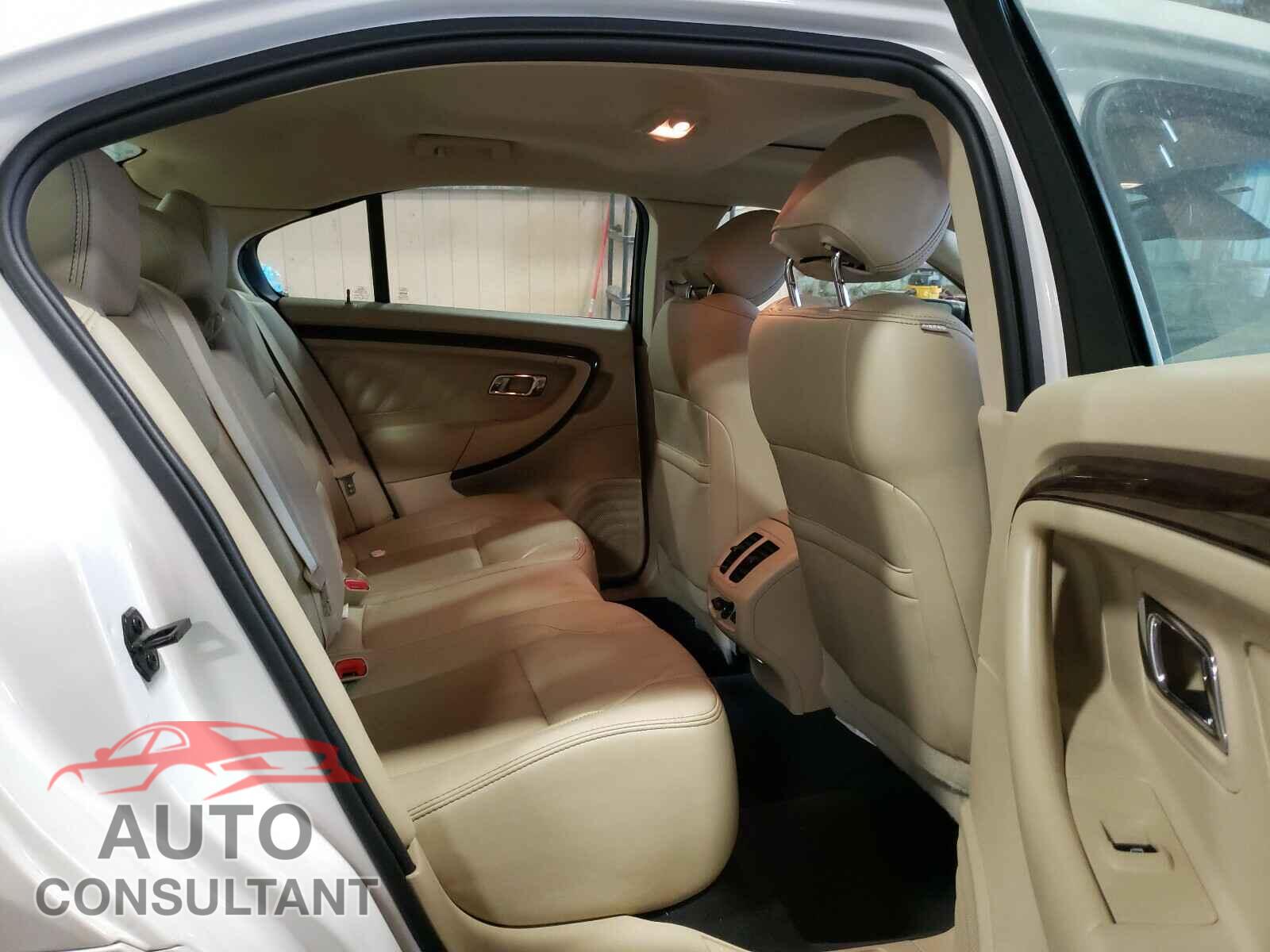 FORD TAURUS 2019 - 1FAHP2F84KG108659