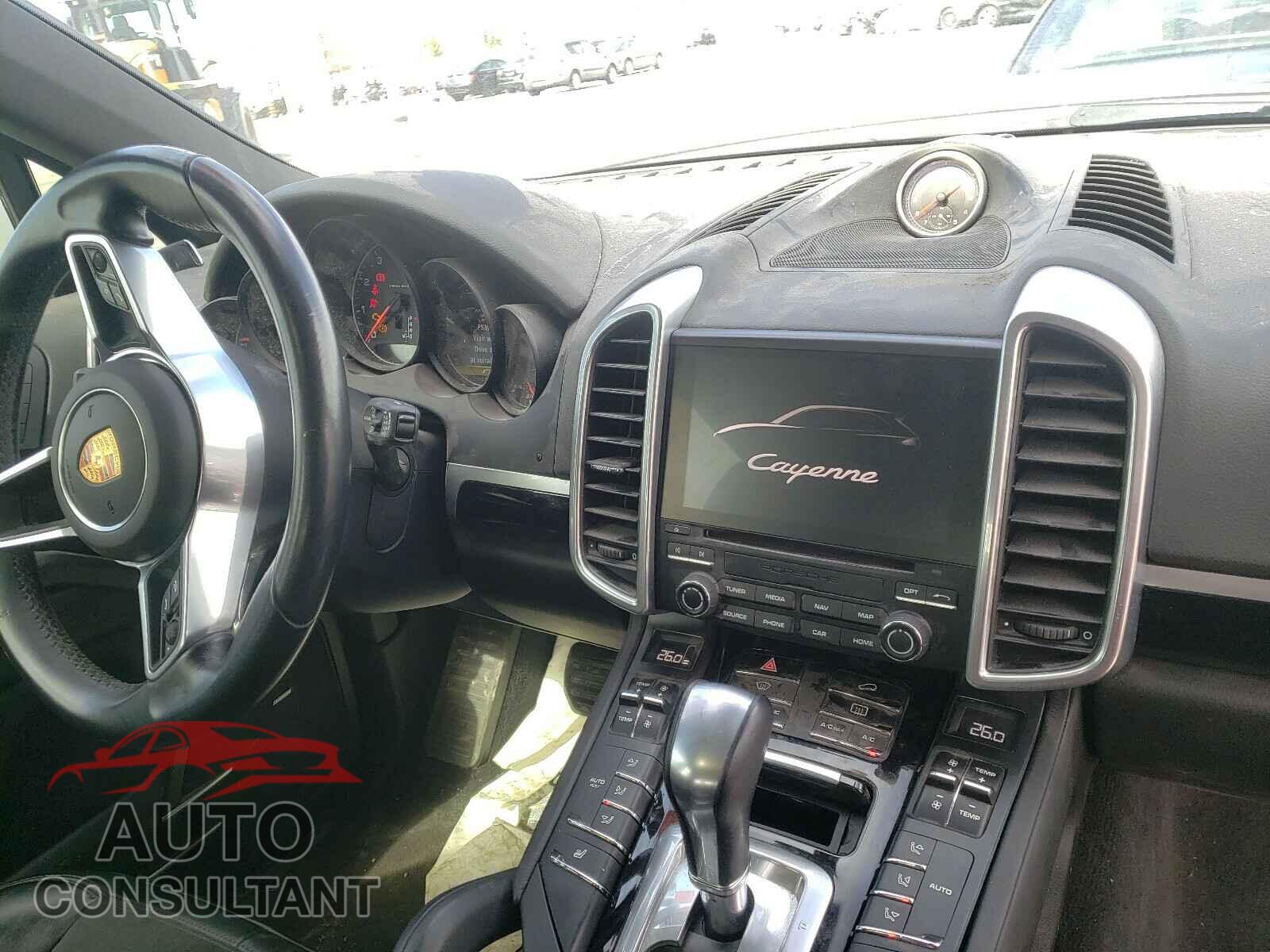 PORSCHE CAYENNE 2017 - WP1AA2A26HKA80528