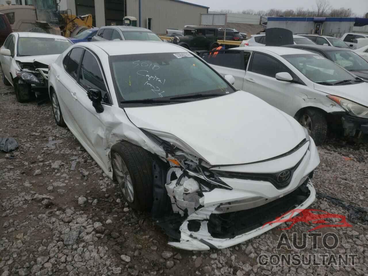TOYOTA CAMRY 2018 - 4T1B11HK3JU052861