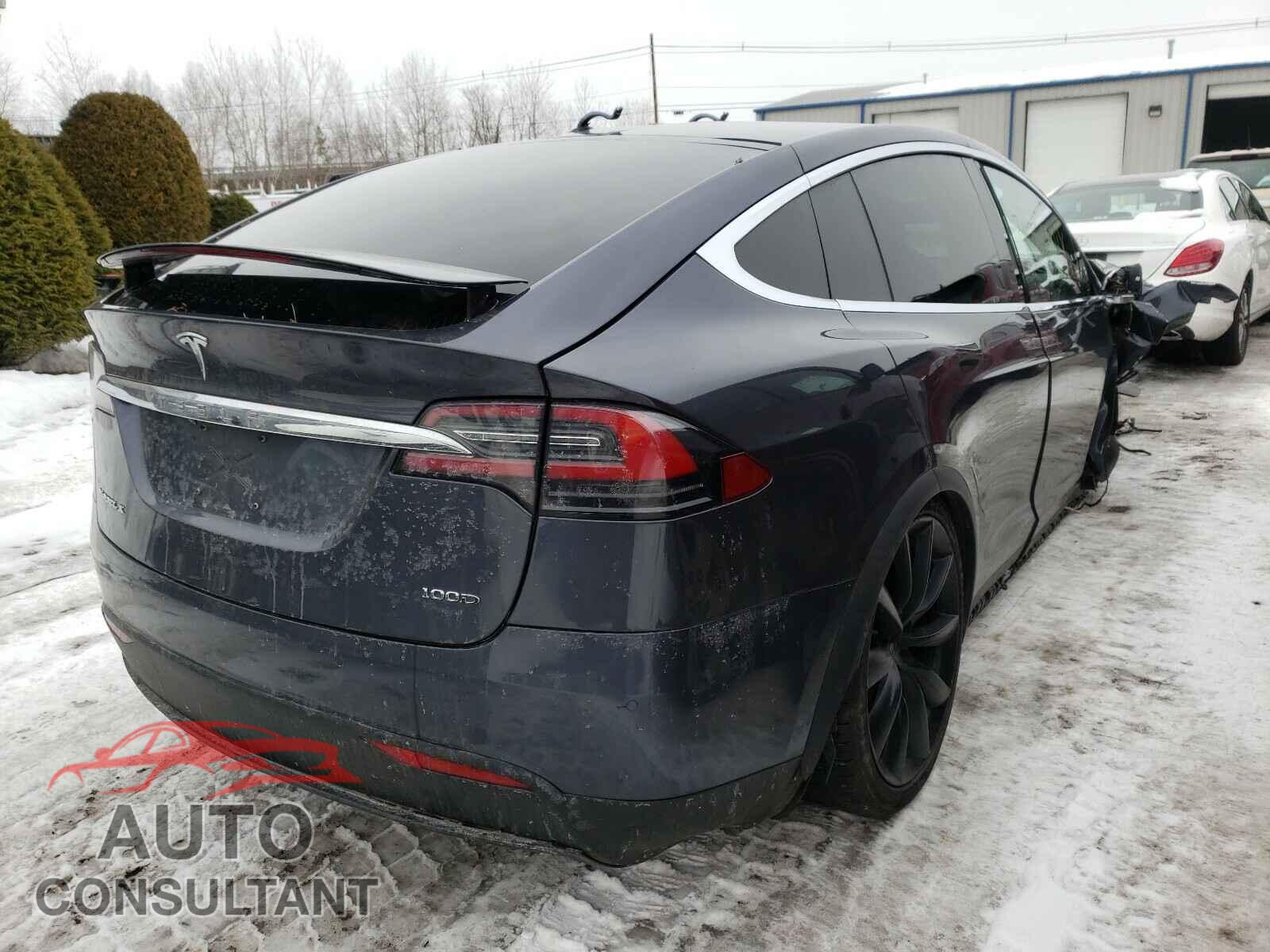 TESLA MODEL X 2018 - 5YJXCDE27JF104253