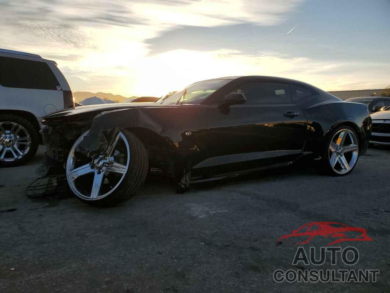 CHEVROLET CAMARO 2018 - 1G1FB1RX9J0143503