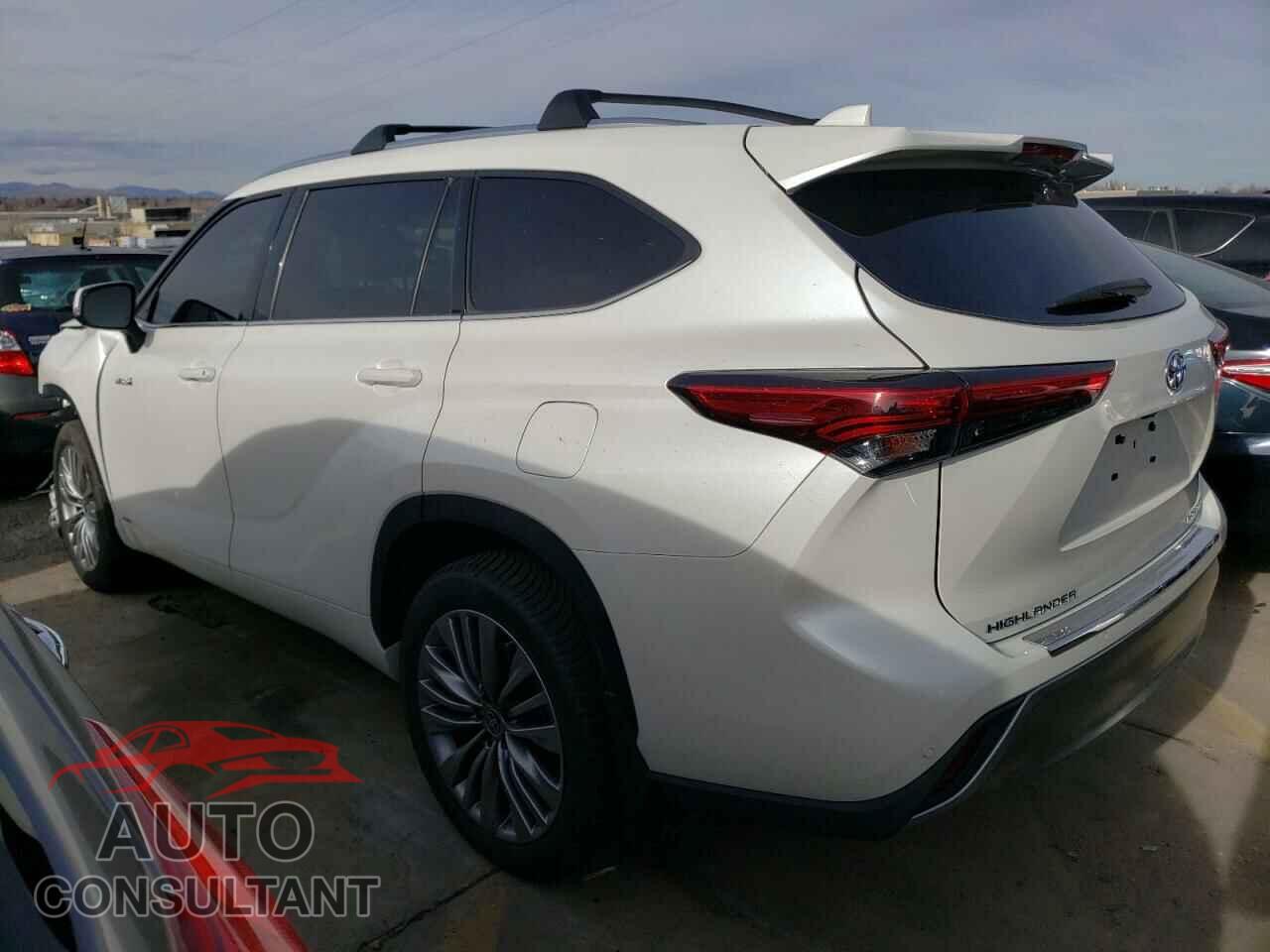 TOYOTA HIGHLANDER 2021 - 5TDEBRCH0MS031208