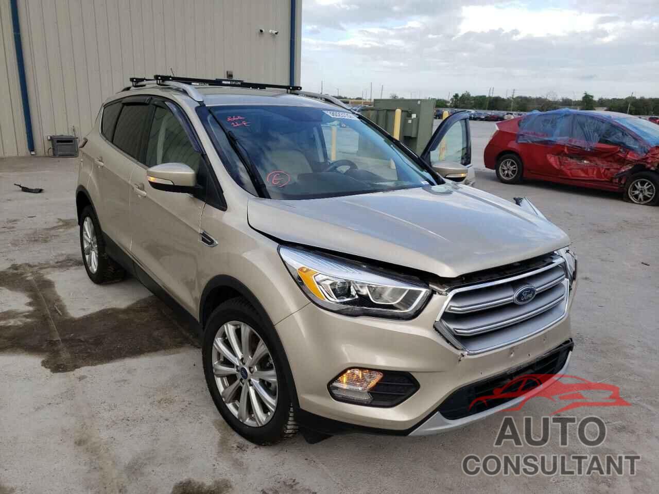 FORD ESCAPE 2017 - 1FMCU0J92HUD84457