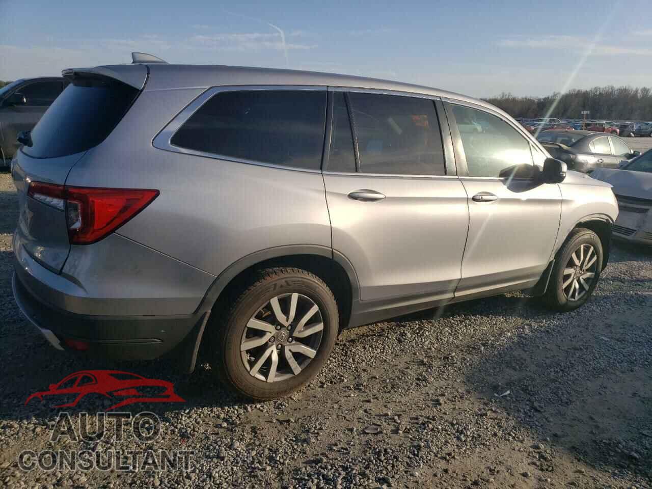 HONDA PILOT 2019 - 5FNYF5H31KB016841