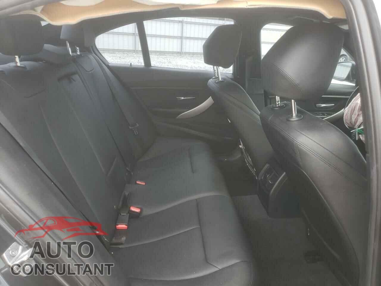 BMW 3 SERIES 2016 - WBA8E5G55GNU21886