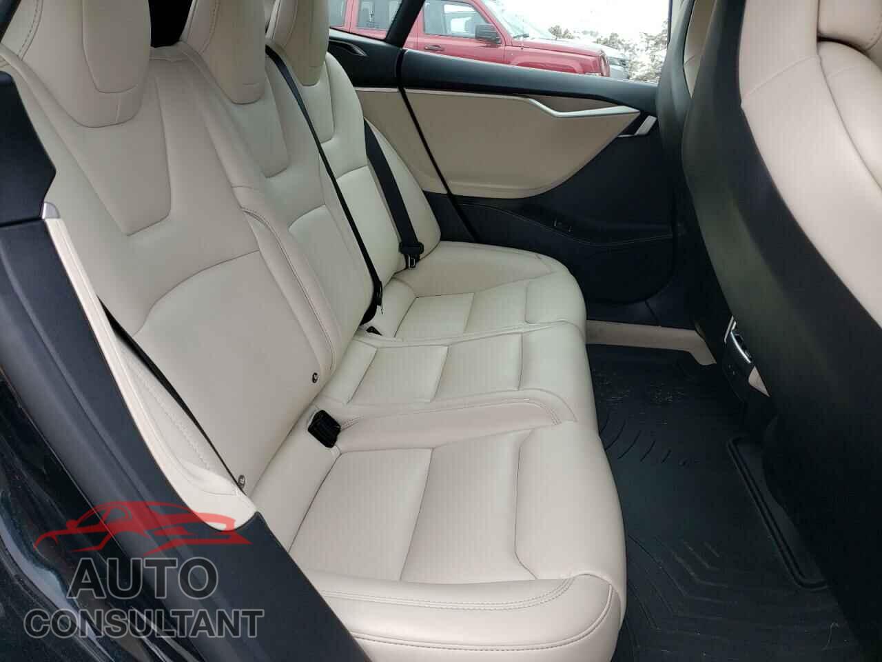 TESLA MODEL S 2018 - 5YJSA1E25JF244199