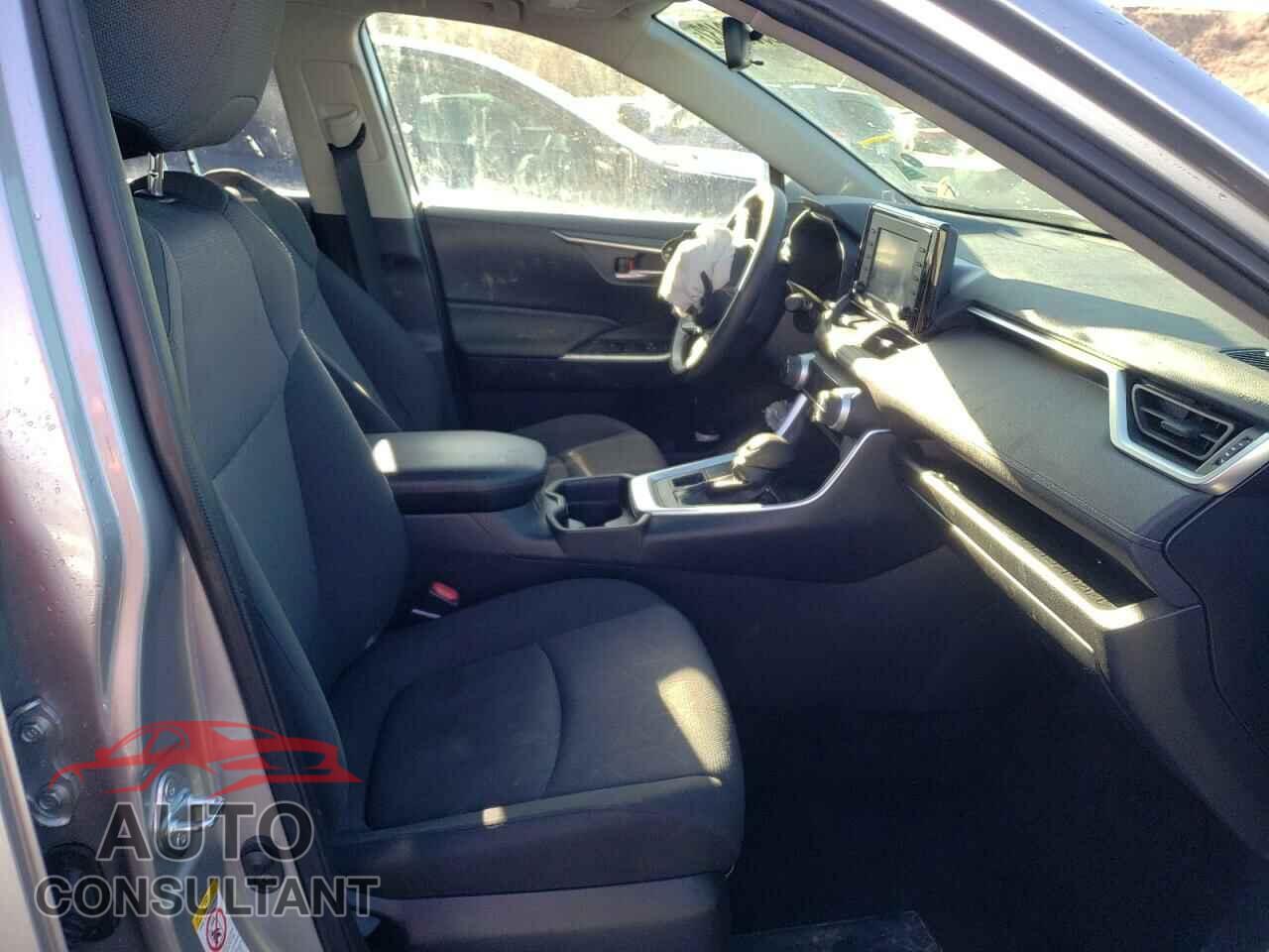 TOYOTA RAV4 2019 - JTMP1RFV2KD004646