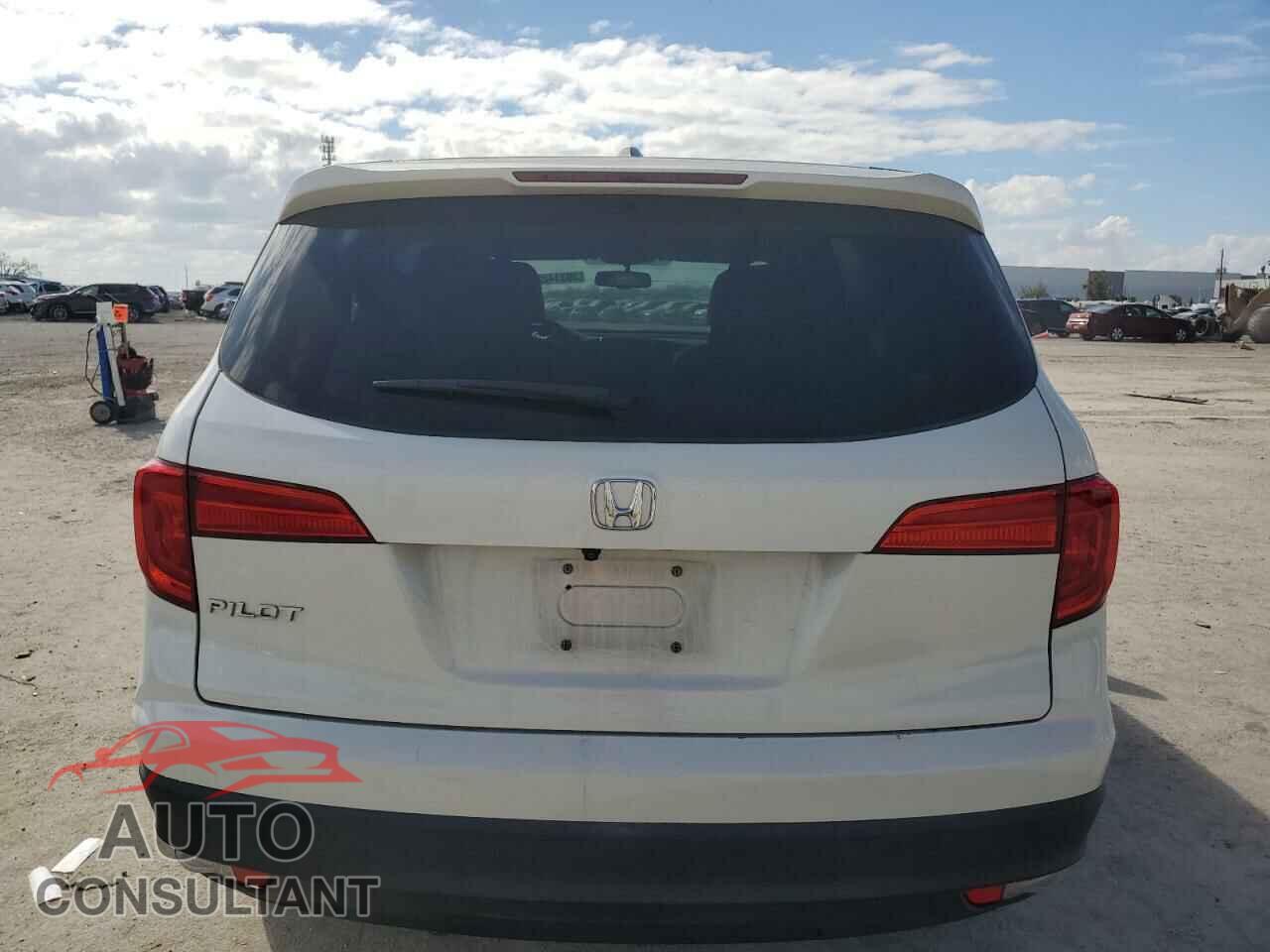 HONDA PILOT 2017 - 5FNYF5H54HB024748
