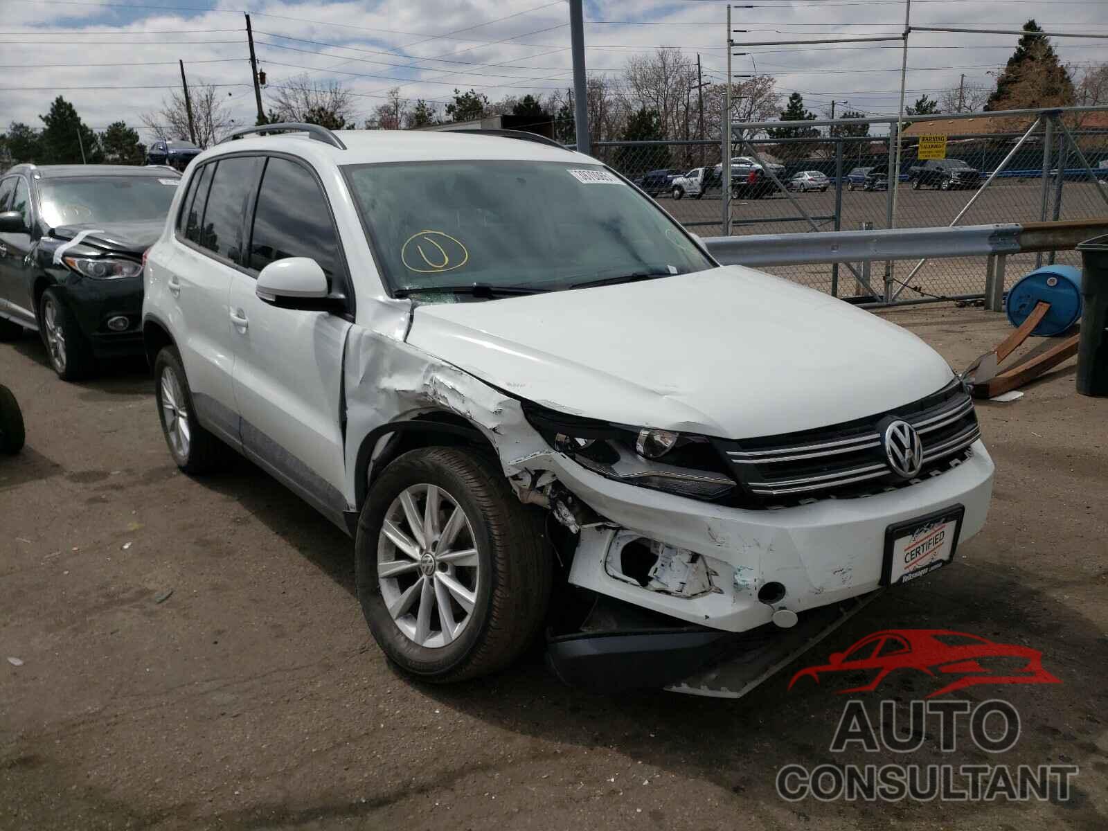 VOLKSWAGEN TIGUAN 2017 - WVGBV7AX2HK043846