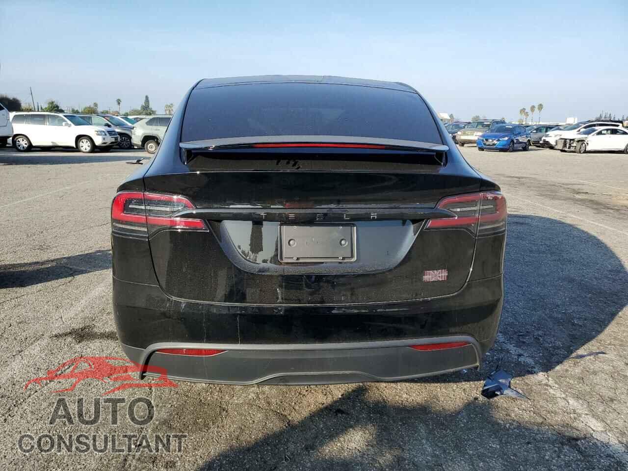 TESLA MODEL X 2023 - 7SAXCBE6XPF384902
