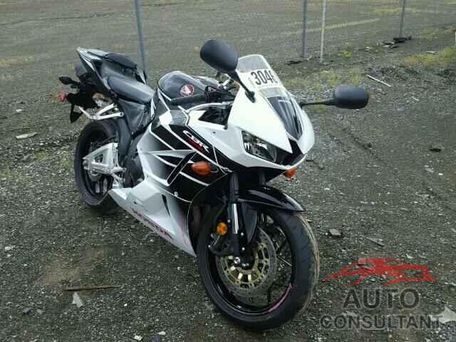 HONDA CBR CYCLE 2016 - JH2PC40J5GK200156