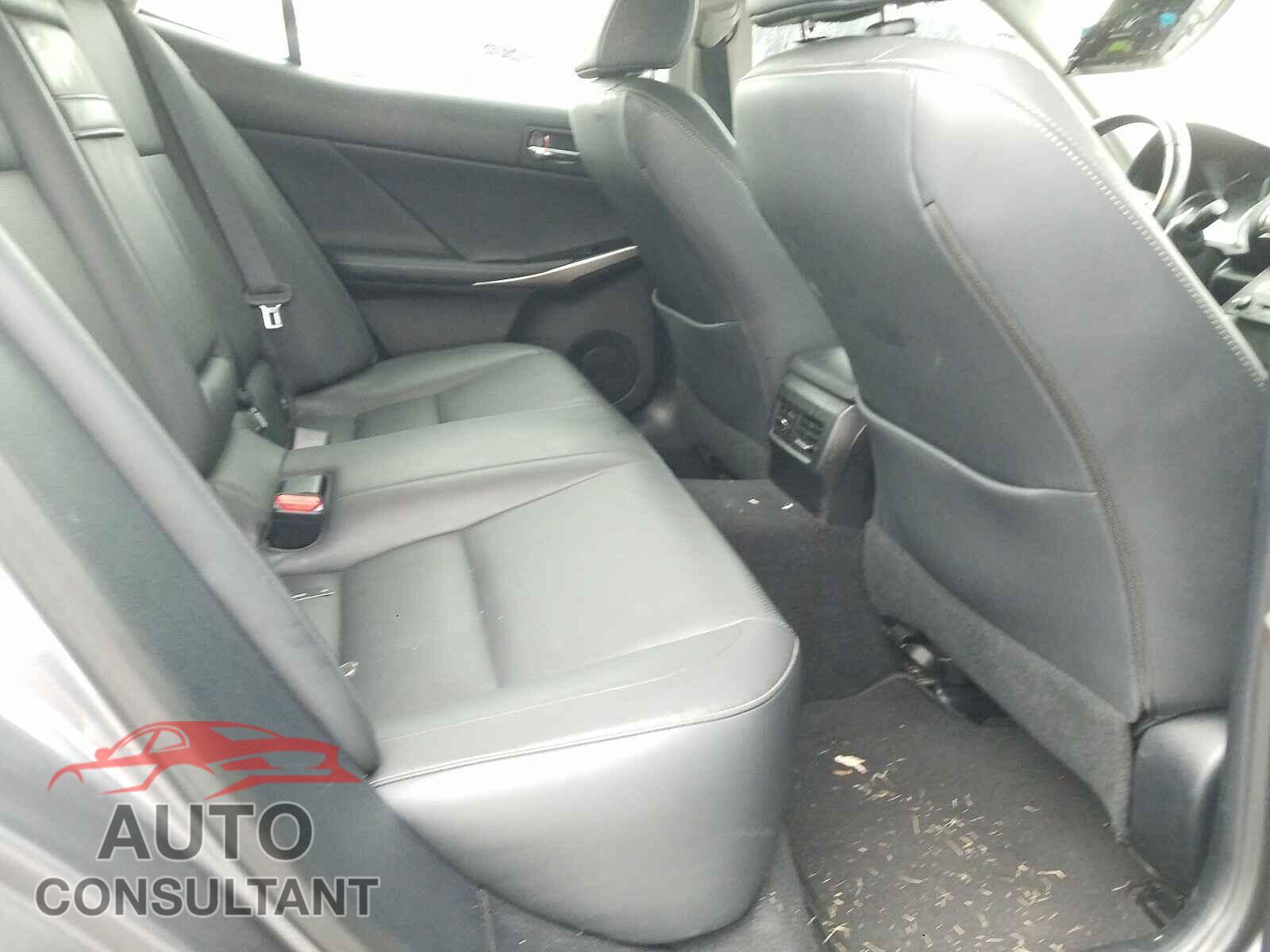 LEXUS IS 2016 - JTHBA1D2XG5006021