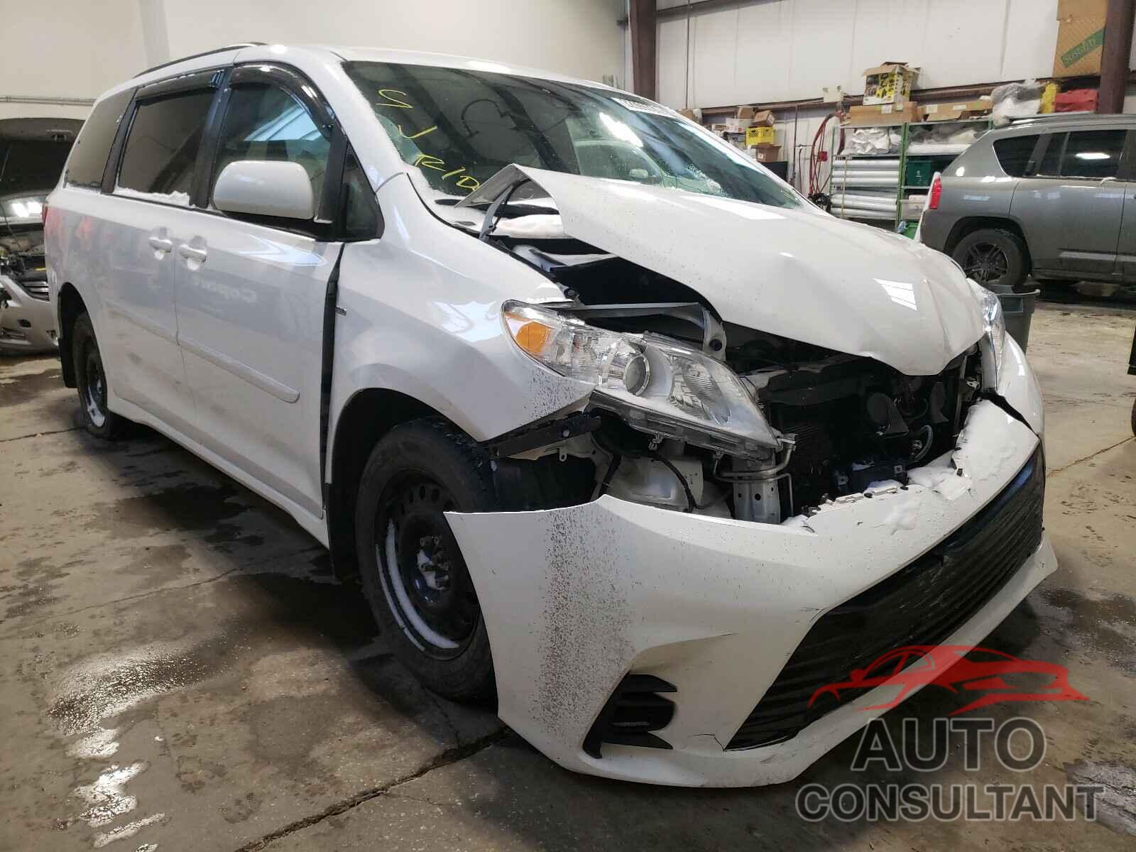 TOYOTA SIENNA 2018 - 5TDJZ3DC8JS200171