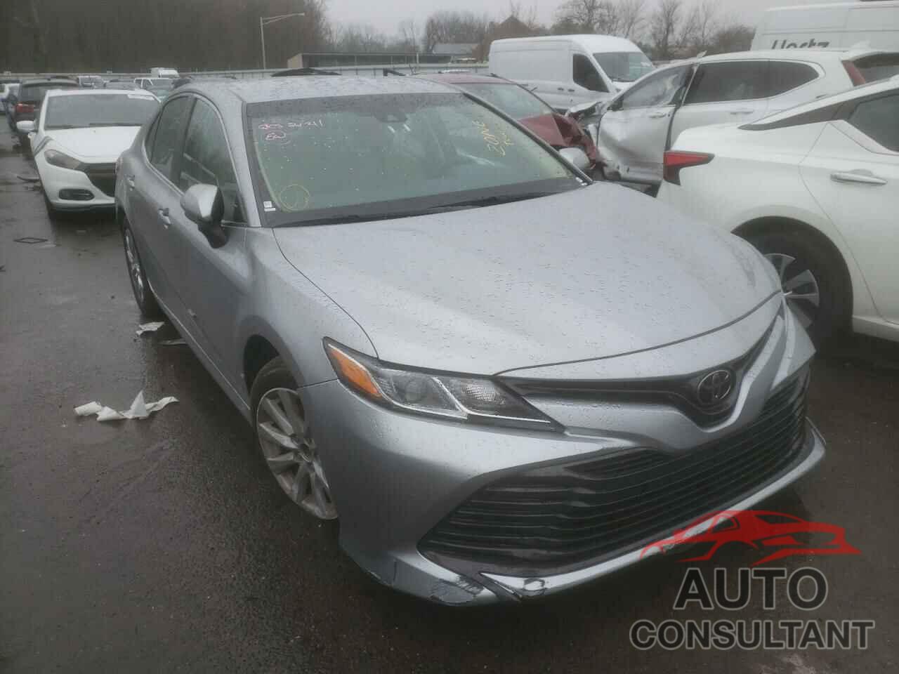 TOYOTA CAMRY 2018 - 4T1B11HK5JU143582