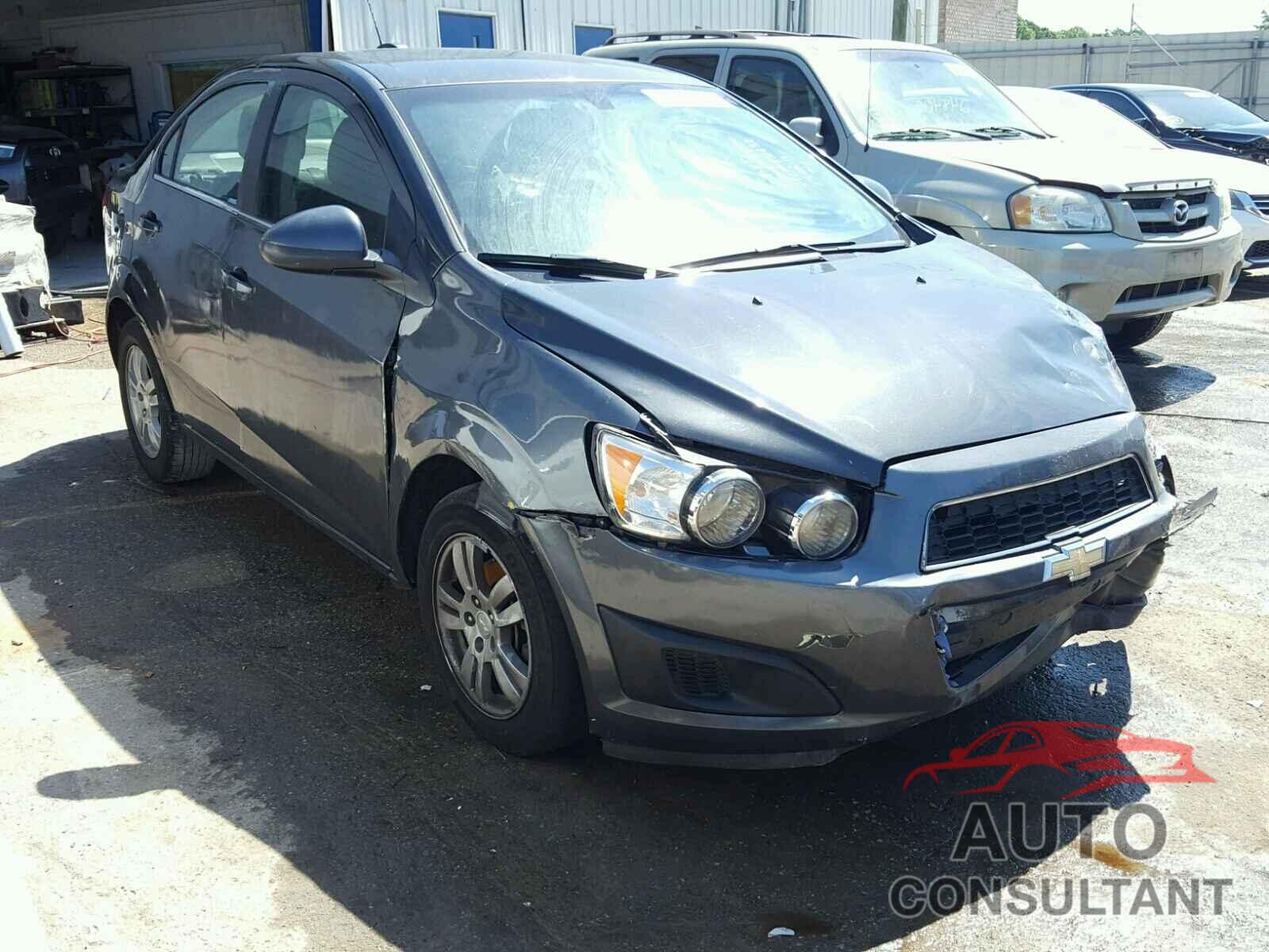 CHEVROLET SONIC 2015 - 1G1JC5SH0F4109645