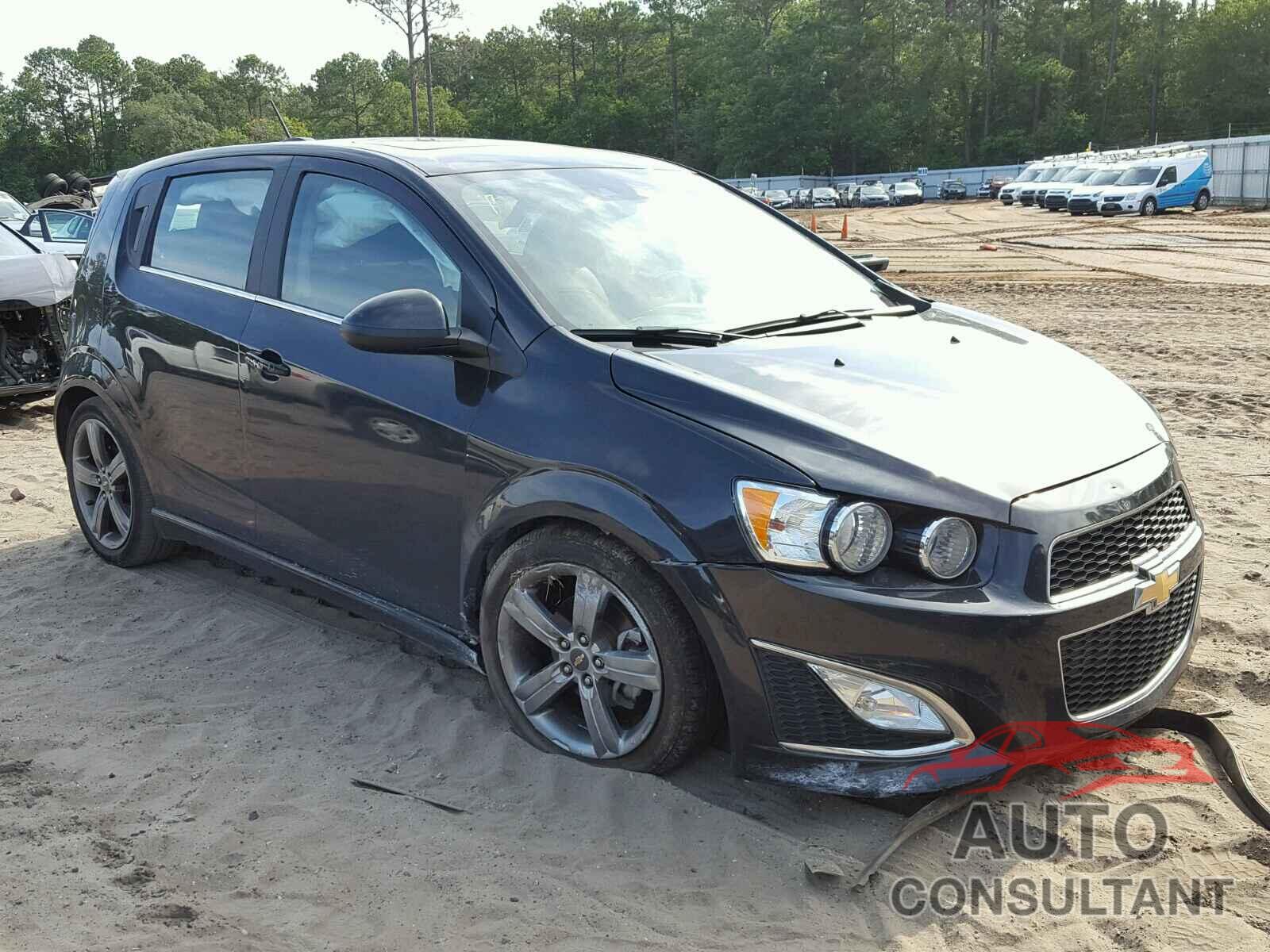 CHEVROLET SONIC 2015 - 1G1JG6SB5F4210010