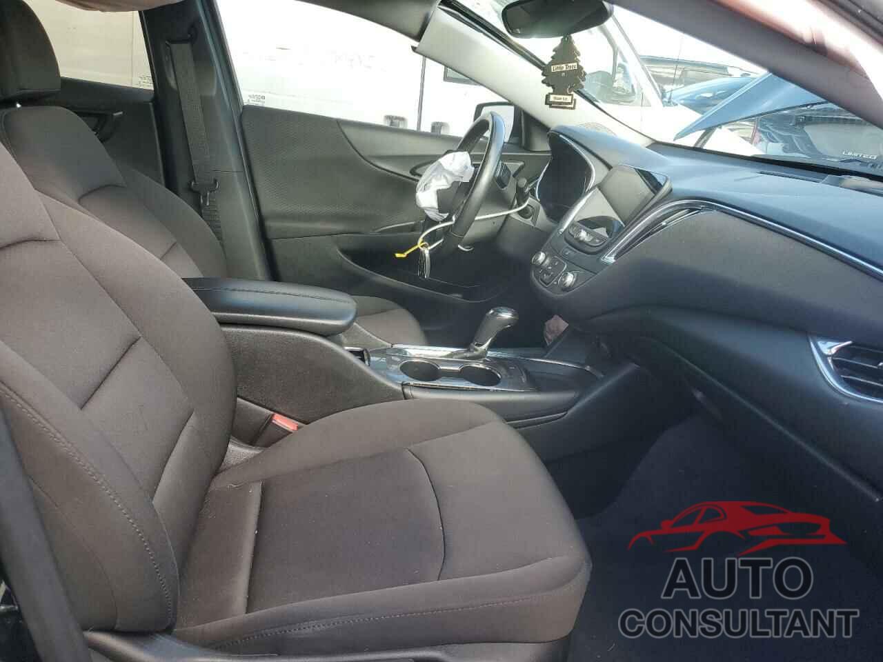 CHEVROLET MALIBU 2018 - 1G1ZD5ST0JF259384
