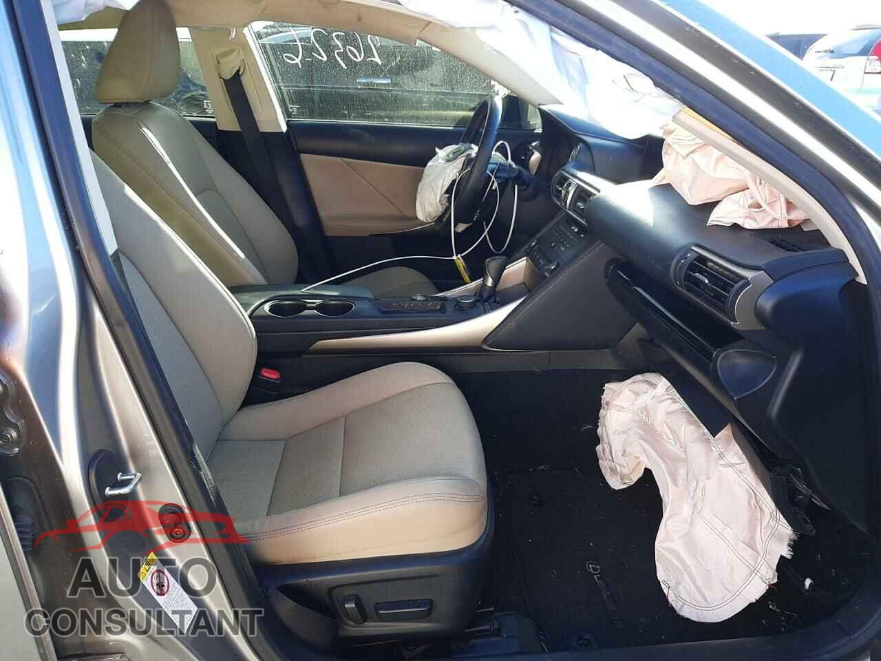 LEXUS IS 2019 - JTHBA1D20K5084168