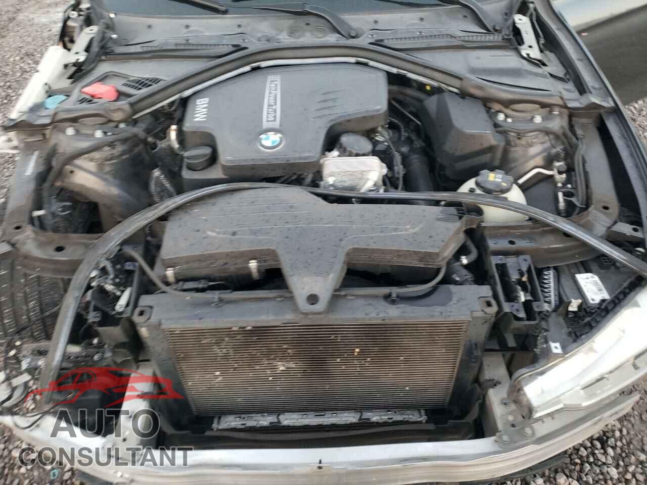 BMW 3 SERIES 2016 - WBA8E9G58GNU30105