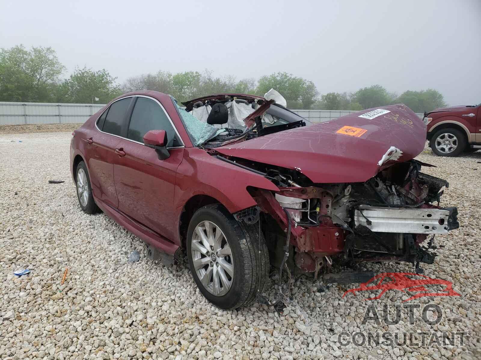 TOYOTA CAMRY 2018 - 4T1B11HK8JU526996