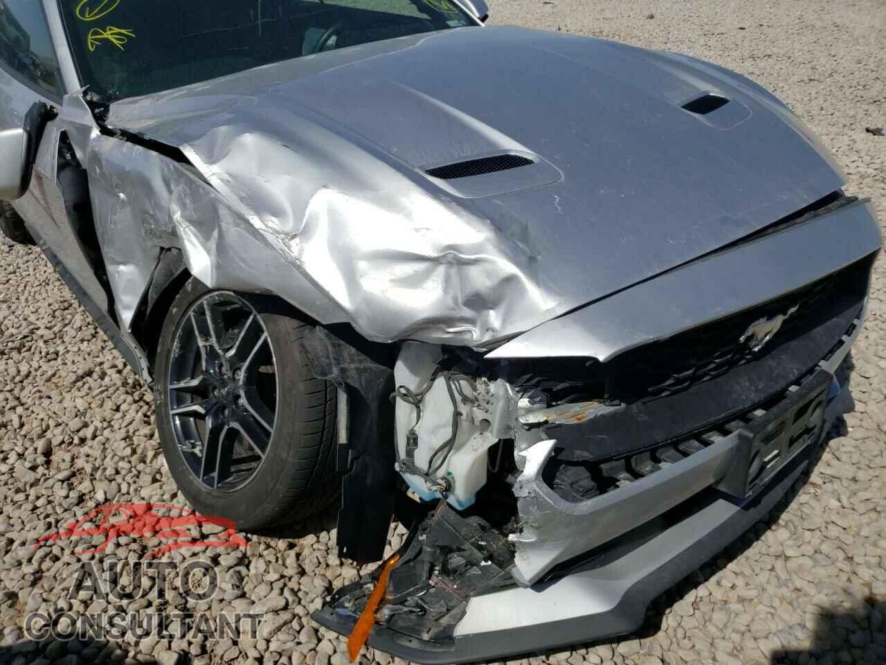 FORD MUSTANG 2018 - 1FATP8UH2J5138933