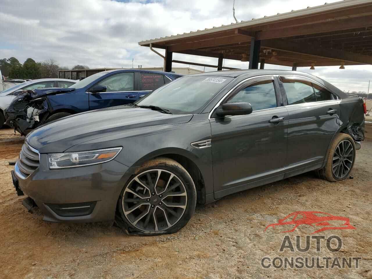 FORD TAURUS 2018 - 1FAHP2E86JG136253