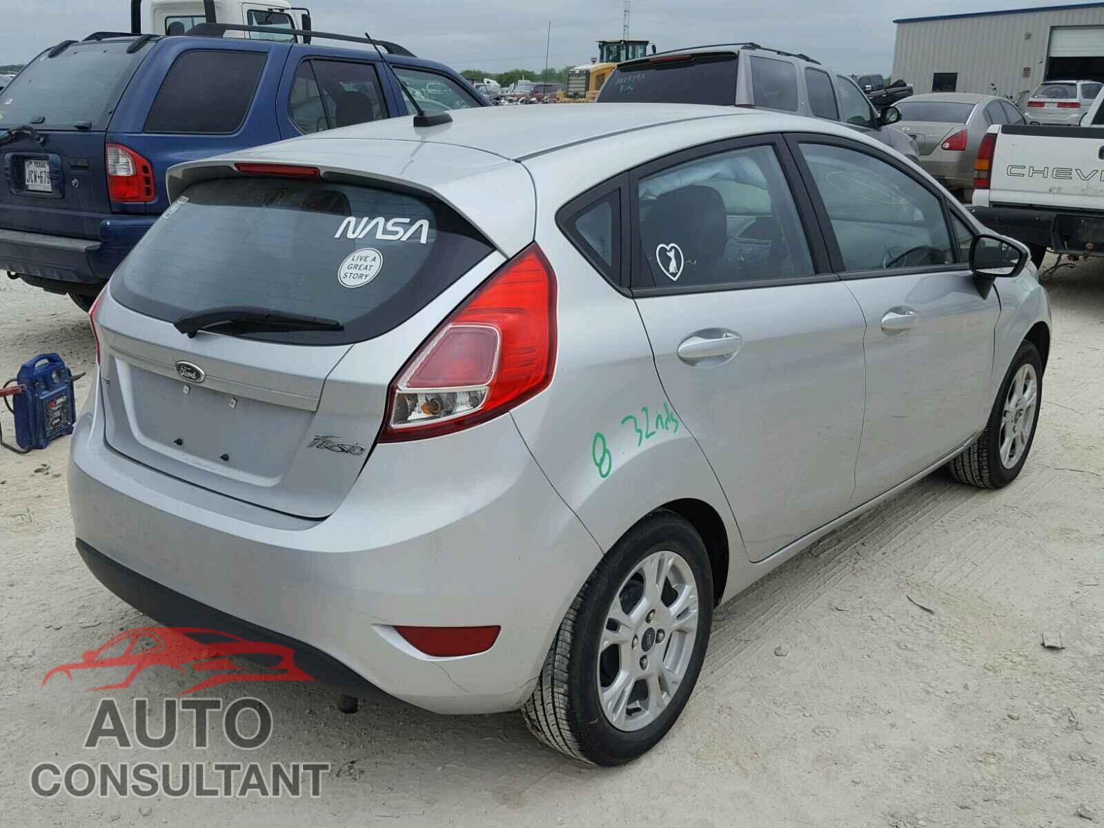 FORD FIESTA 2015 - 3FADP4EJ4FM207833