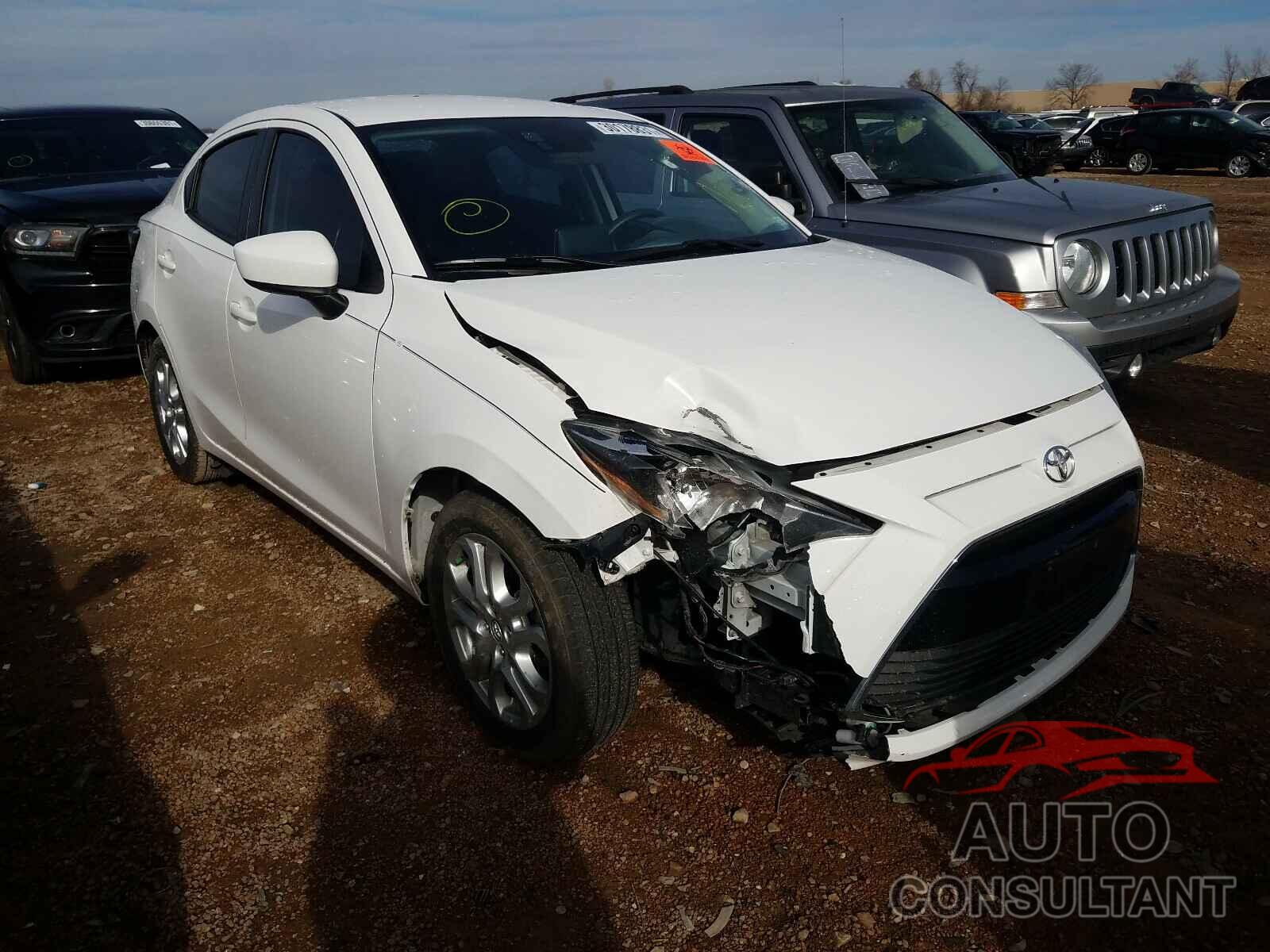 TOYOTA YARIS 2017 - 3MYDLBYV5HY152444