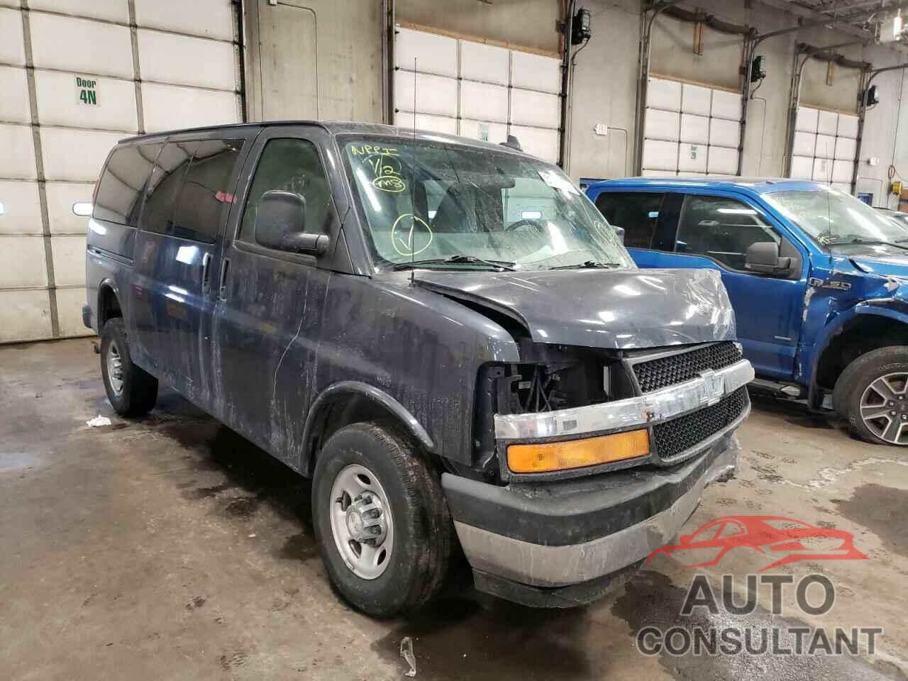 CHEVROLET EXPRESS 2017 - 1GAWGEFGXH1309156