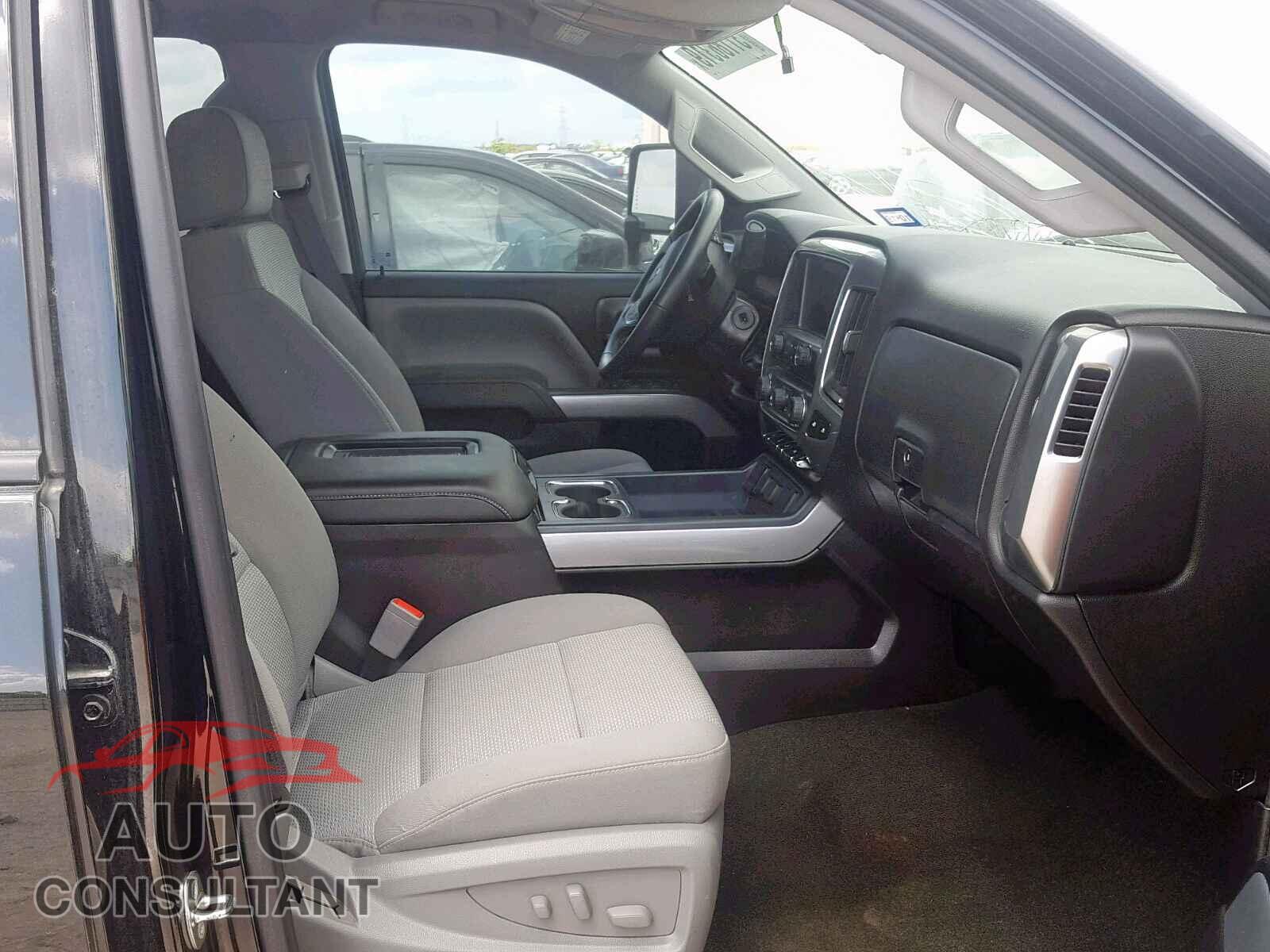 CHEVROLET SILVERADO 2017 - 3C4NJDDB0KT811180