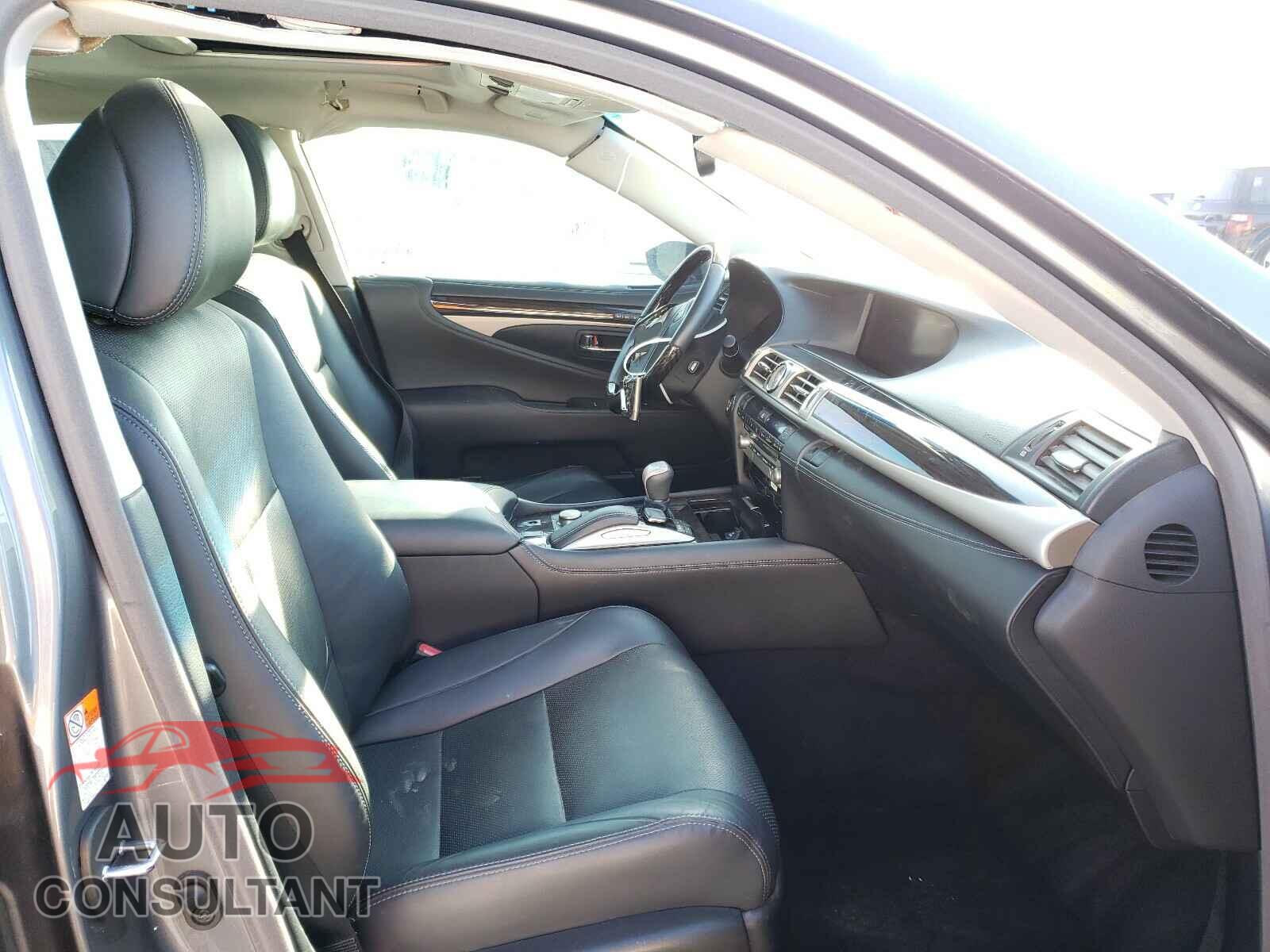 LEXUS LS460 2016 - JTHBL5EF3G5139531