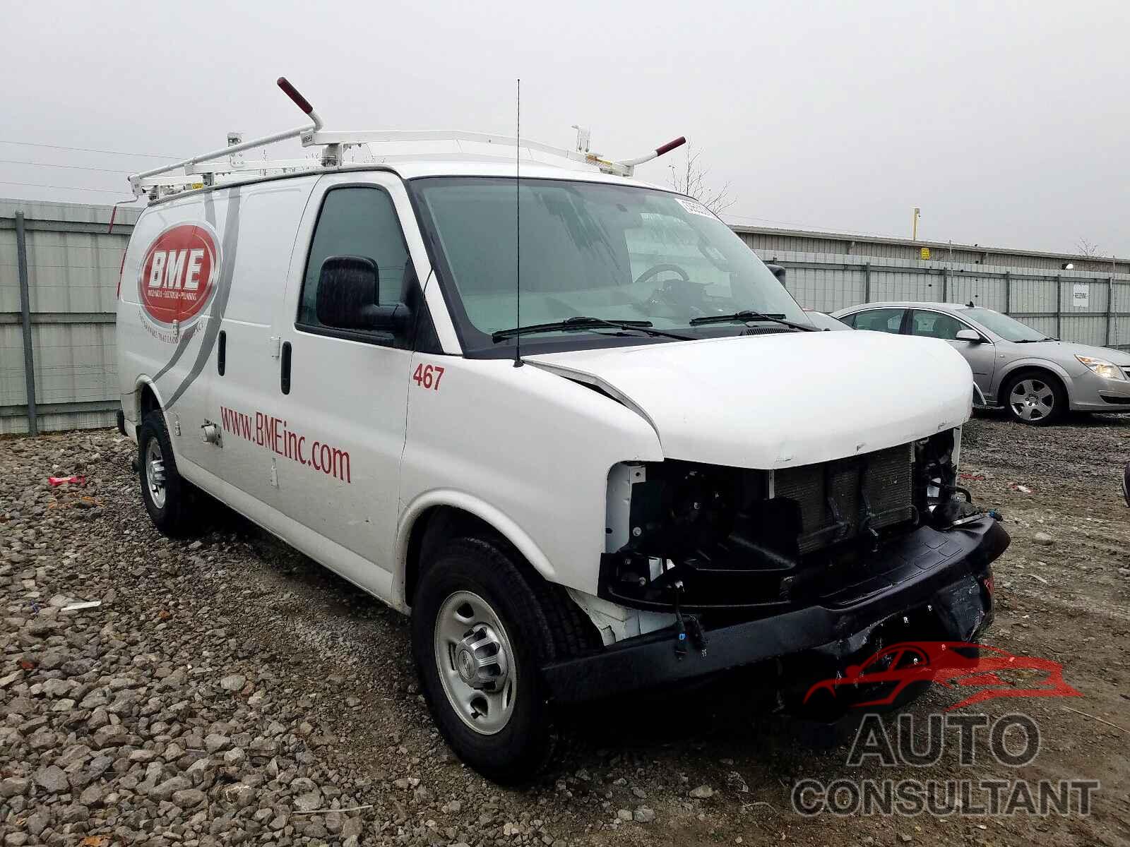 CHEVROLET EXPRESS 2016 - 1HGCR2F19HA258104