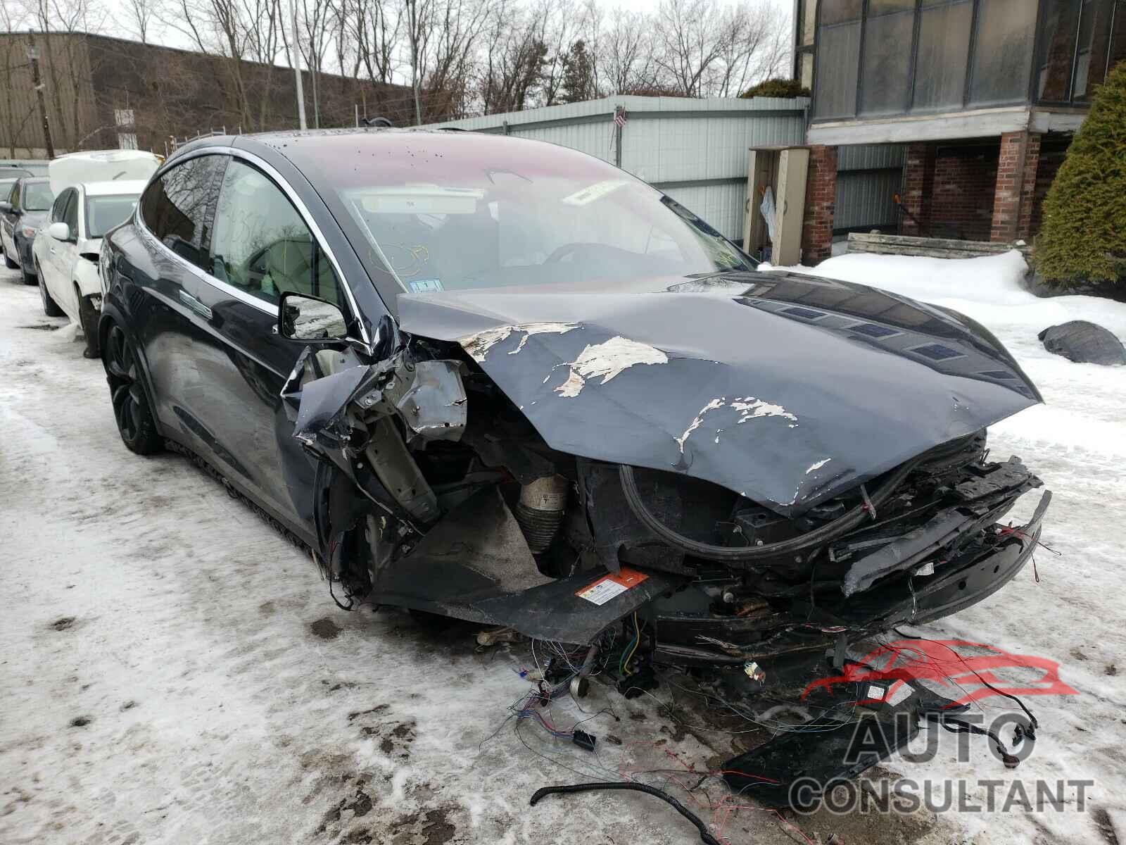 TESLA MODEL X 2018 - 5YJXCDE27JF104253