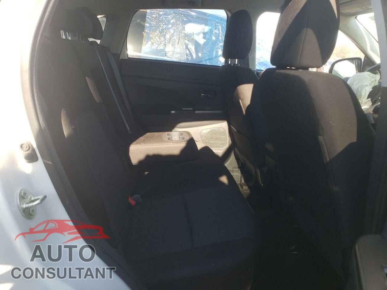 MITSUBISHI OUTLANDER 2020 - JA4AR3AUXLU021992
