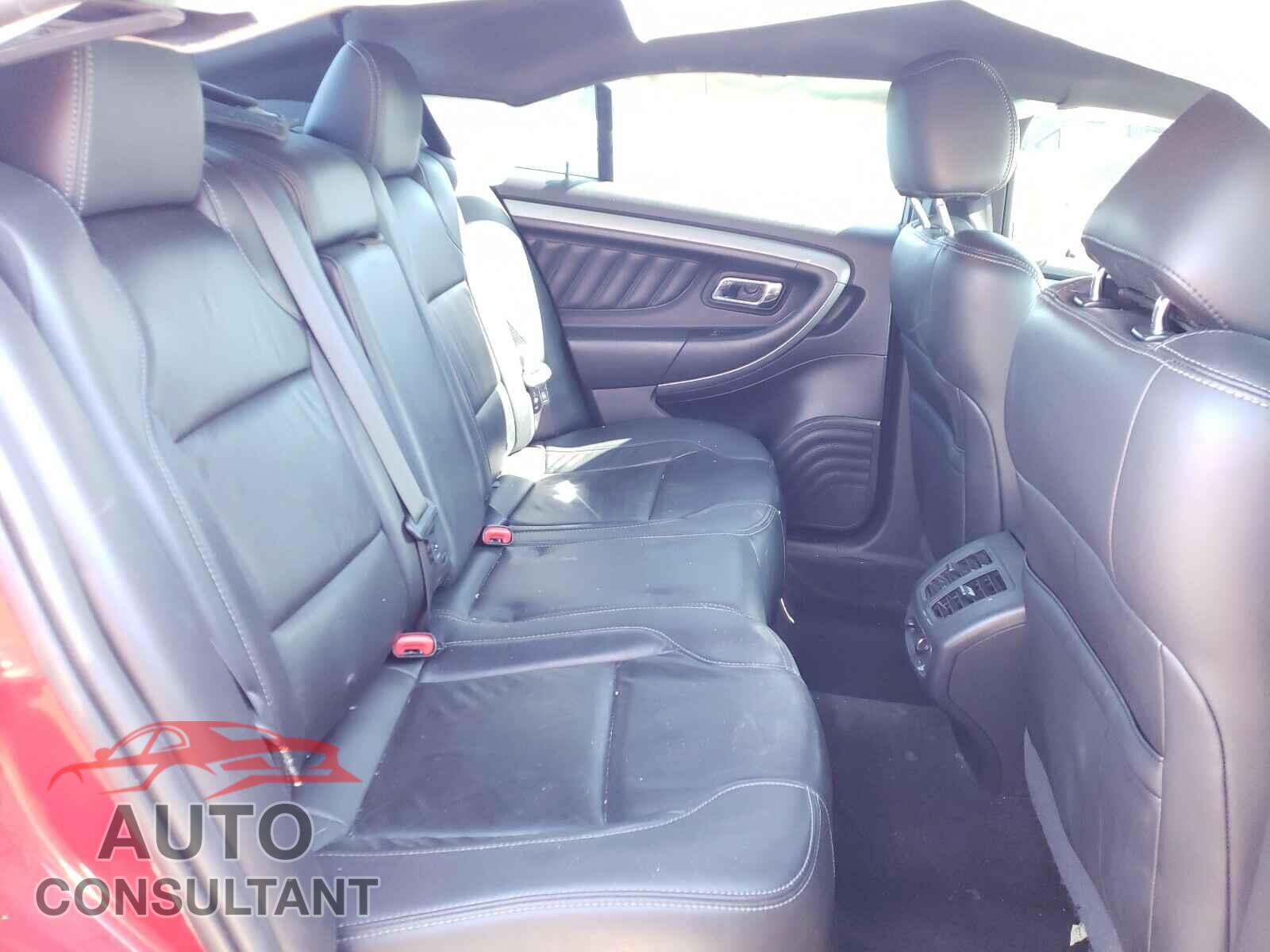 FORD TAURUS 2018 - 1FAHP2E80JG129380