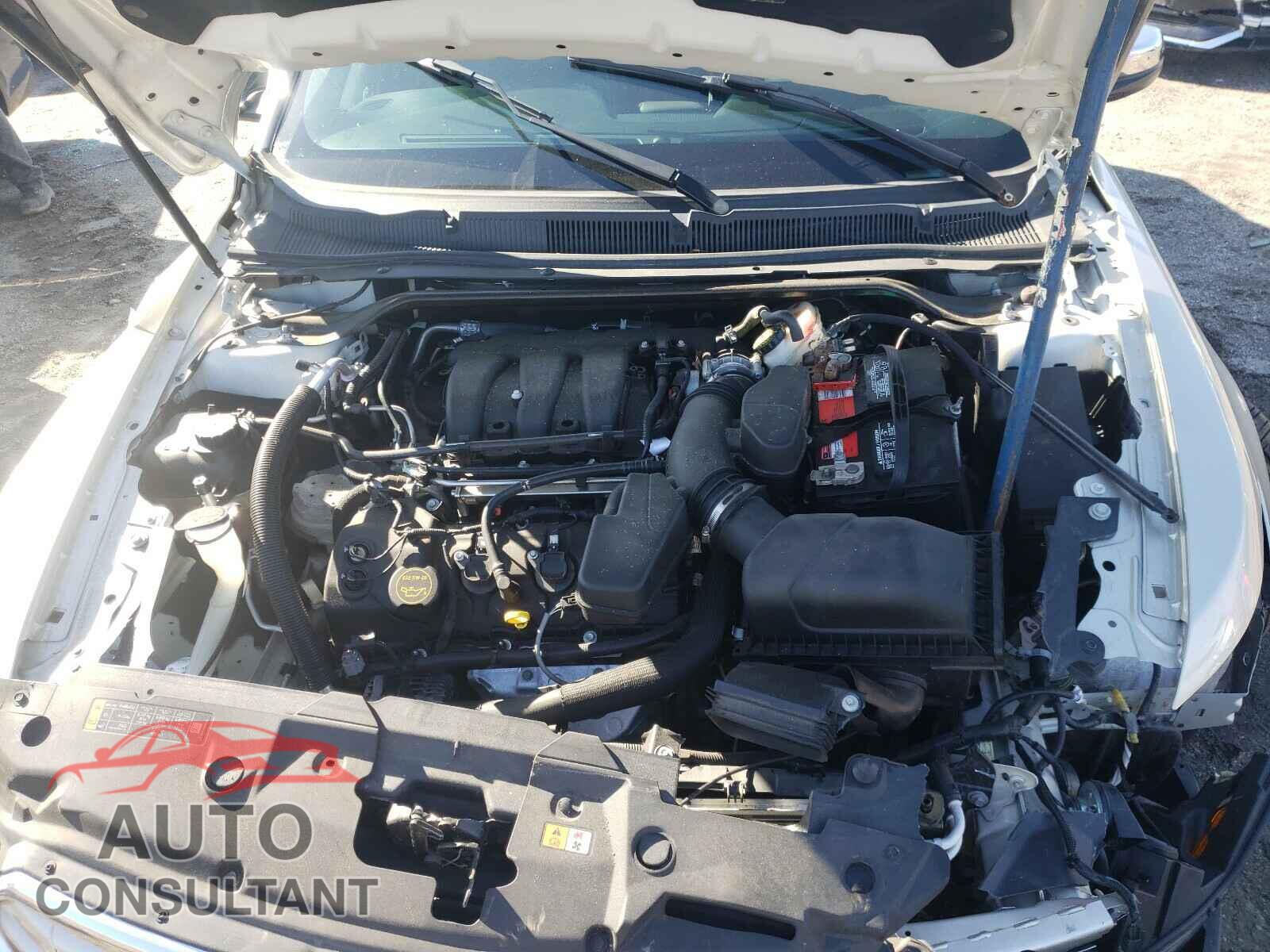 FORD TAURUS 2017 - 1FAHP2F84HG123512