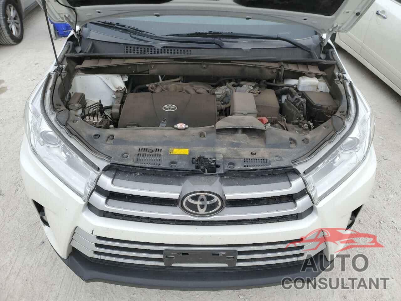 TOYOTA HIGHLANDER 2019 - 5TDJZRFH7KS602504