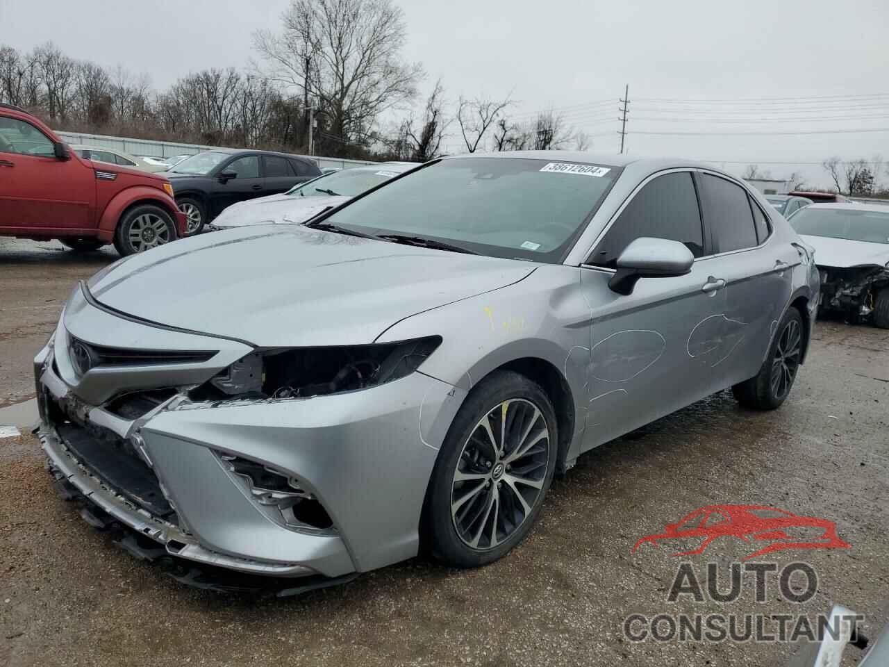 TOYOTA CAMRY 2018 - 4T1B11HK8JU577530