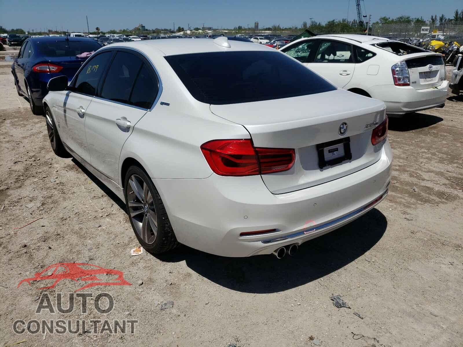 BMW 3 SERIES 2017 - WBA8E1C55HK480454
