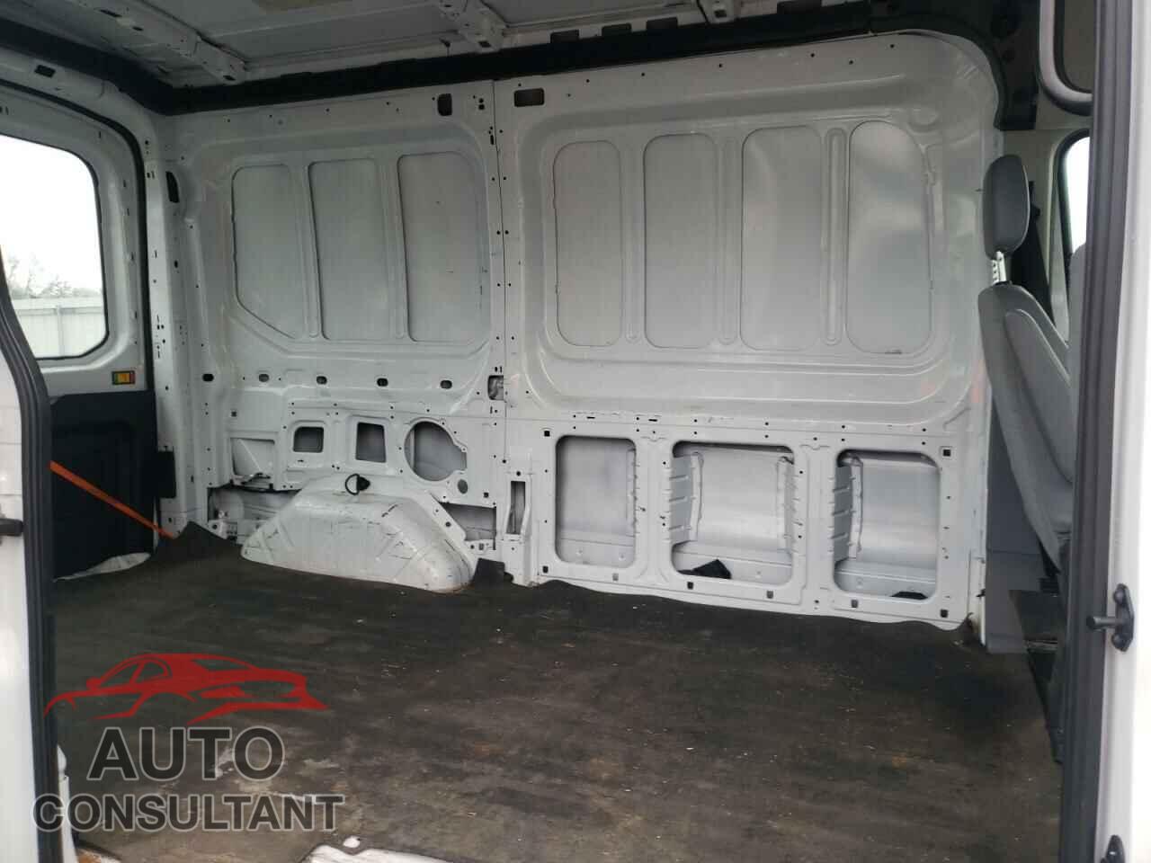 FORD TRANSIT CO 2018 - 1FTYR1CM9JKB02853