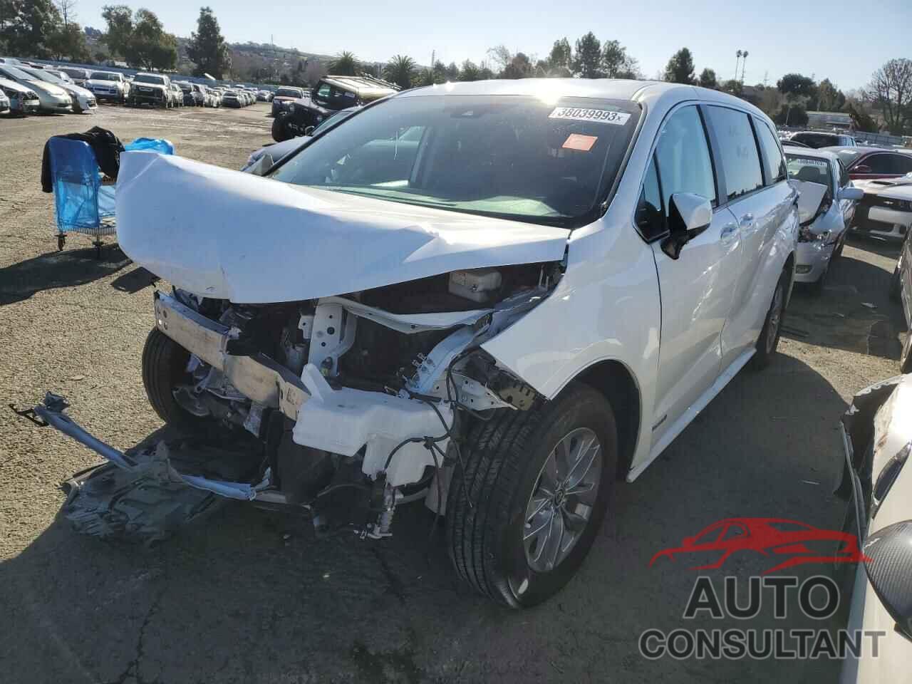 TOYOTA SIENNA 2021 - 5TDKRKEC5MS073963