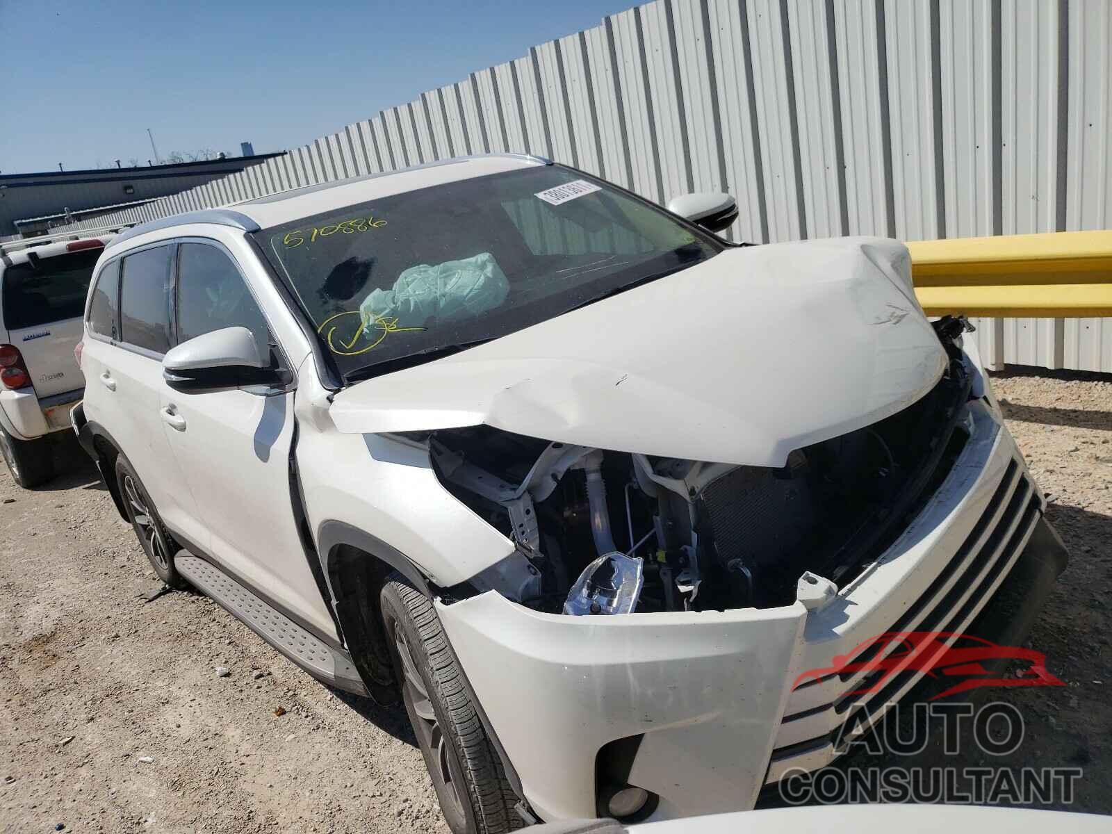 TOYOTA HIGHLANDER 2019 - 5TDKZRFH0KS570886