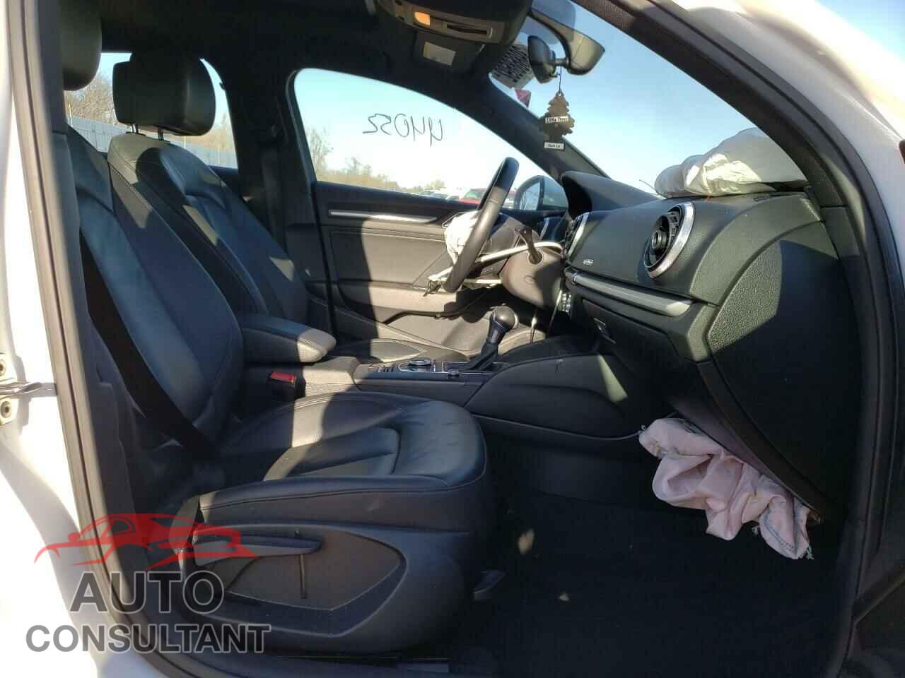 AUDI A3 2017 - WAUB8GFF2H1007847