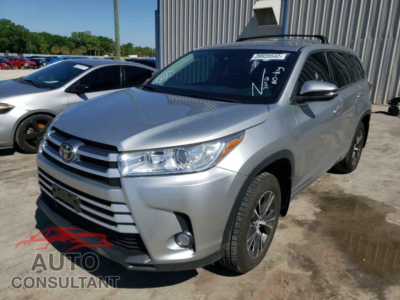 TOYOTA HIGHLANDER 2018 - 5TDBZRFH2JS803861