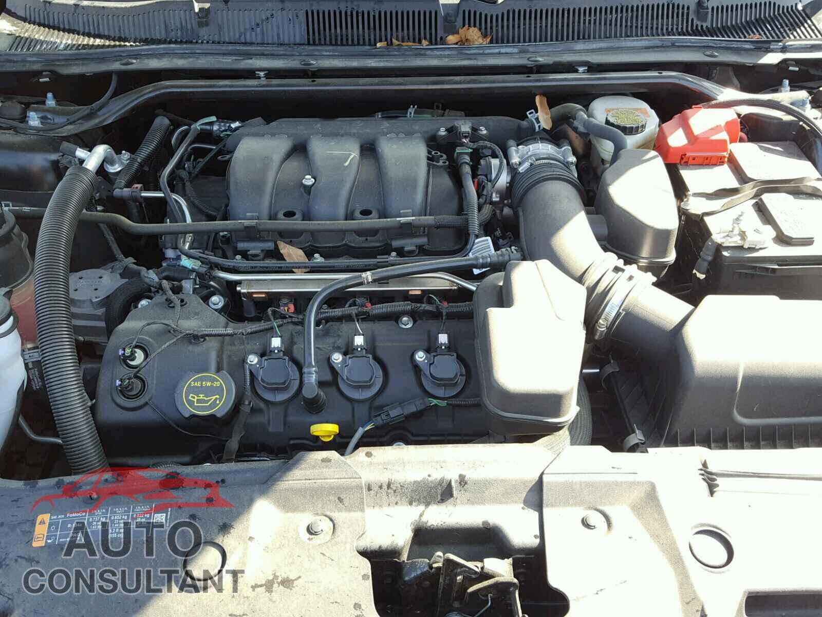 FORD TAURUS 2017 - 1FAHP2E86HG120578