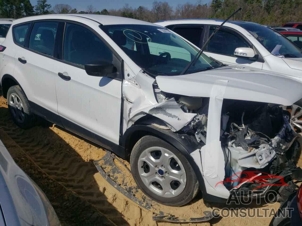 FORD ESCAPE 2017 - 1FMCU0F78HUC17978